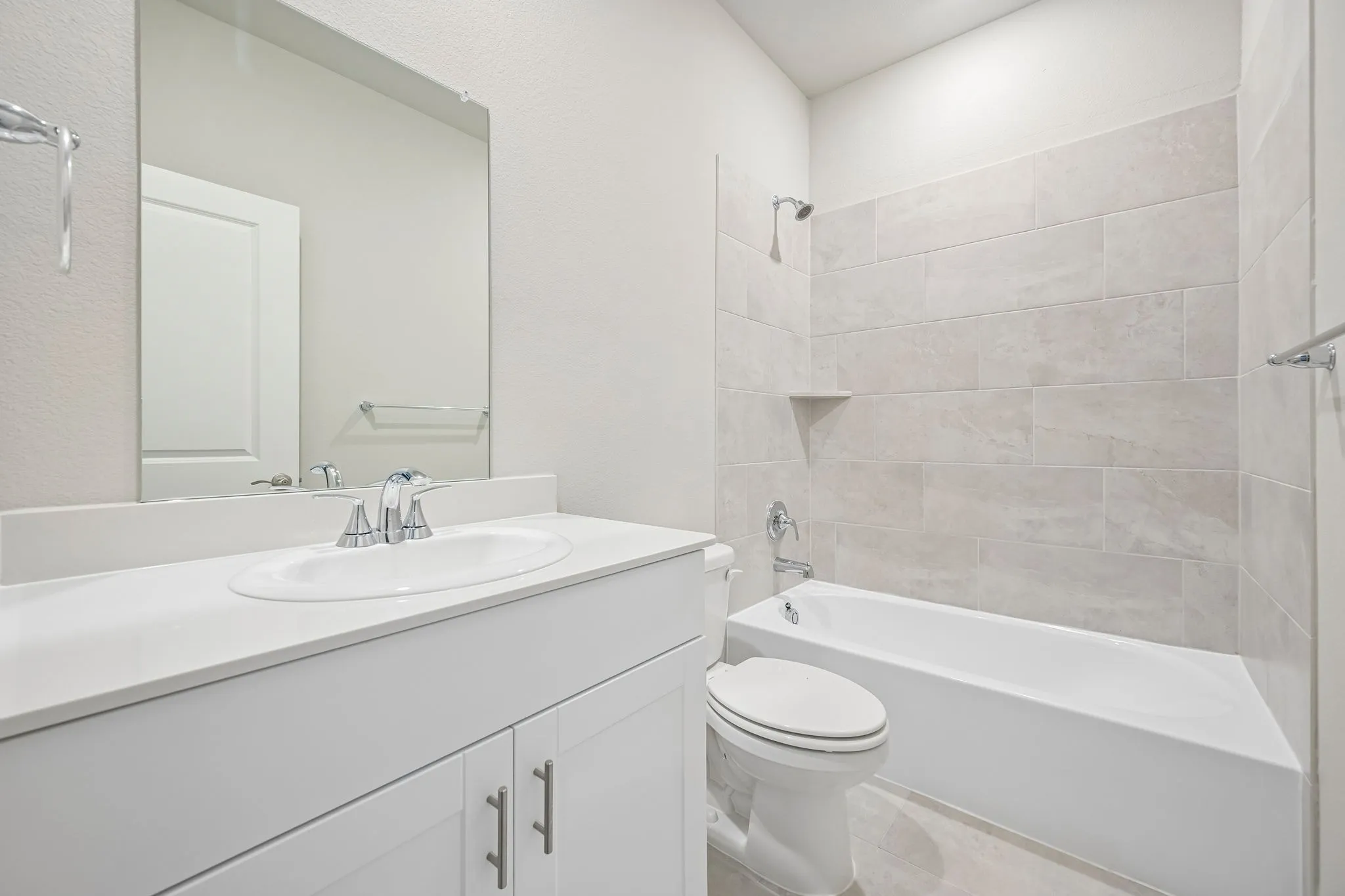 Photo is not of the actual home, but is an inspirational photo of builder’s model home and may depict options, furnishings, and/or decorator features that are not included.
