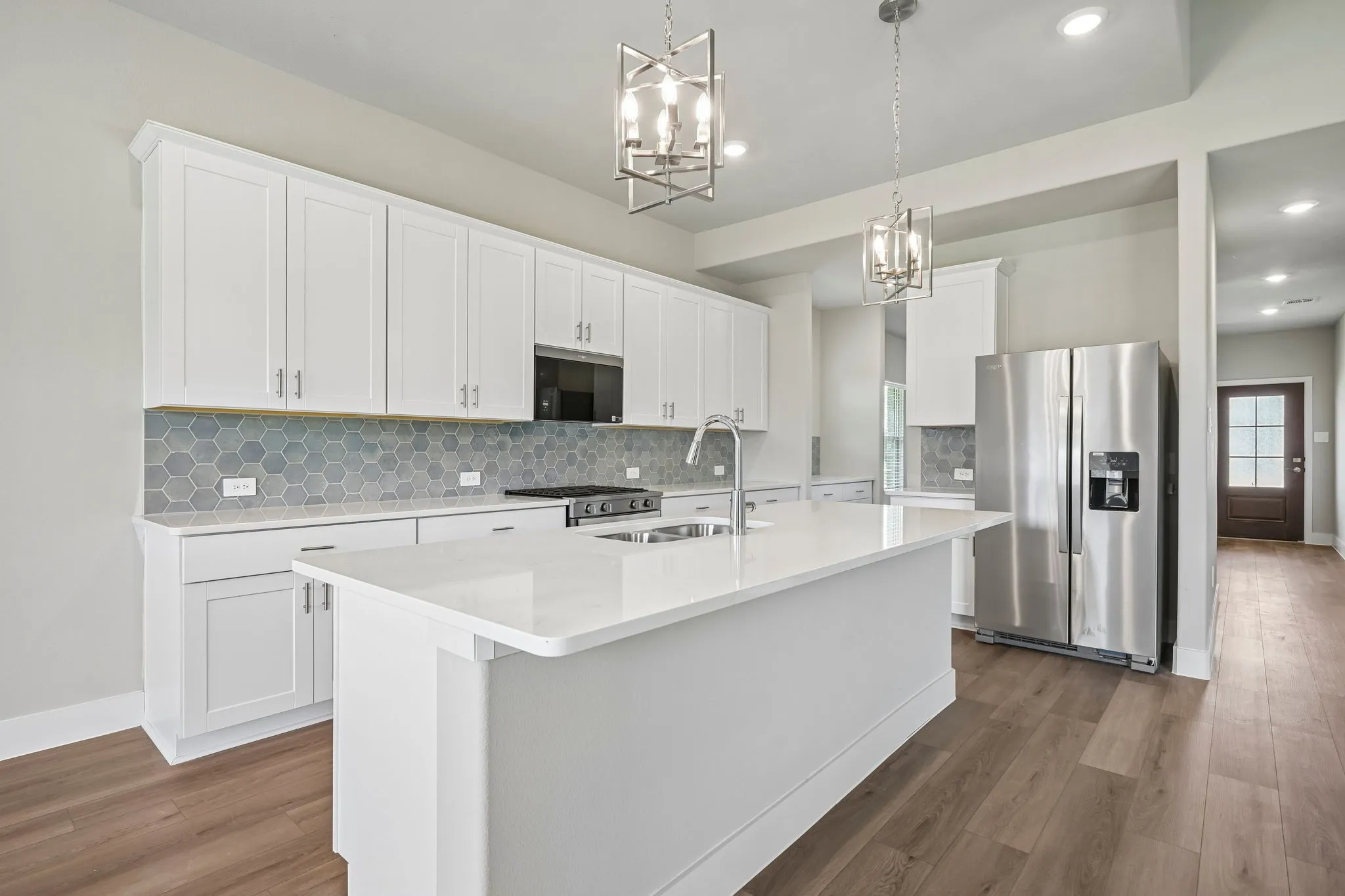  Photo is not of the actual home, but is an inspirational photo of builder’s model home and may depict options, furnishings, and/or decorator features that are not included.
