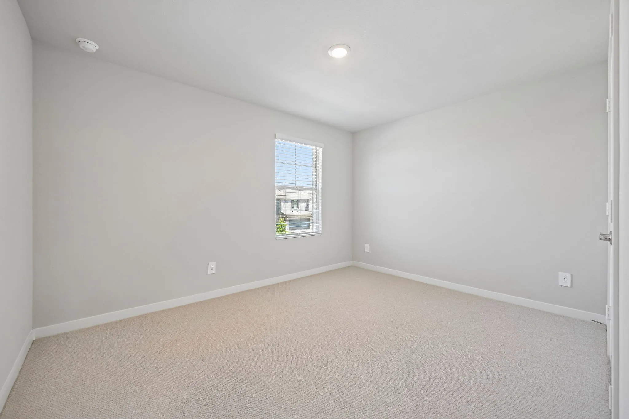  Photo is not of the actual home, but is an inspirational photo of builder’s model home and may depict options, furnishings, and/or decorator features that are not included.
