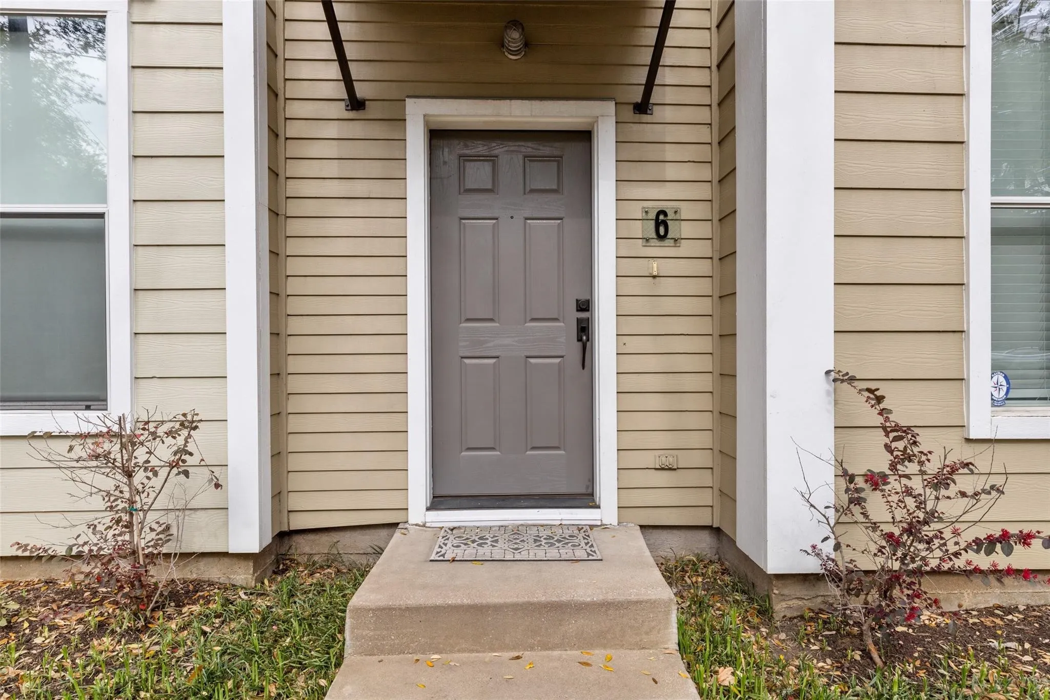 Townhouse For Rent in Dallas County , 4121 Mckinney Avenue 6, Dallas, Texas 75204, 2 Bedroom, 3 Bathroom, 2 Garage spaces, 1,880 Sqft, built in 2003, mls#21338148, Real Estate Agent in Dallas, Homes For Rent in Dallas county, Homes For Rent in Dallas, Realtor in Dallas Texas, Real Estate Brokerage Independent Realty Texas, Luminita Cordes Realtor