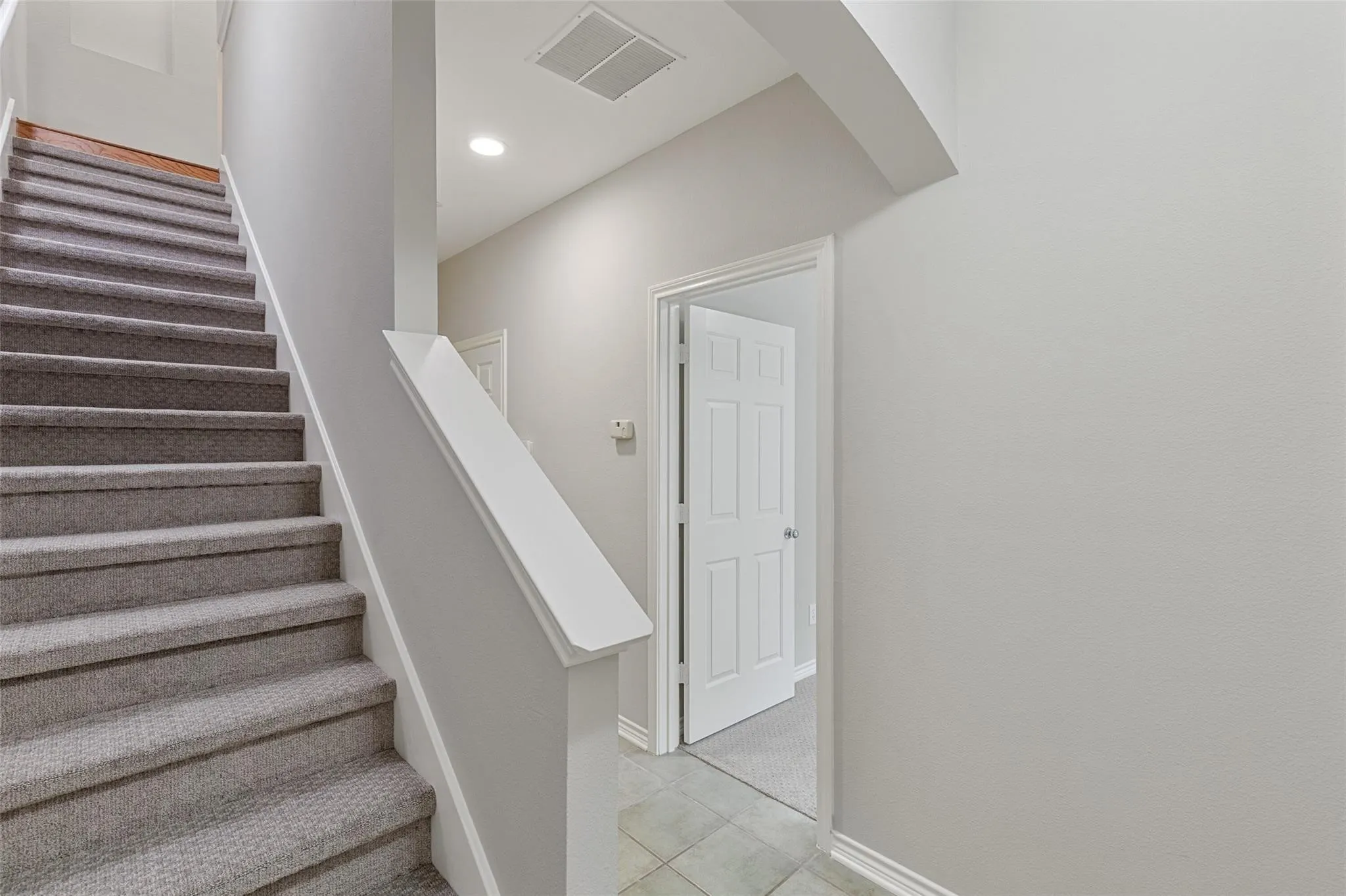 Townhouse For Rent in Dallas County , 4121 Mckinney Avenue 6, Dallas, Texas 75204, 2 Bedroom, 3 Bathroom, 2 Garage spaces, 1,880 Sqft, built in 2003, mls#21338148, Real Estate Agent in Dallas, Homes For Rent in Dallas county, Homes For Rent in Dallas, Realtor in Dallas Texas, Real Estate Brokerage Independent Realty Texas, Luminita Cordes Realtor