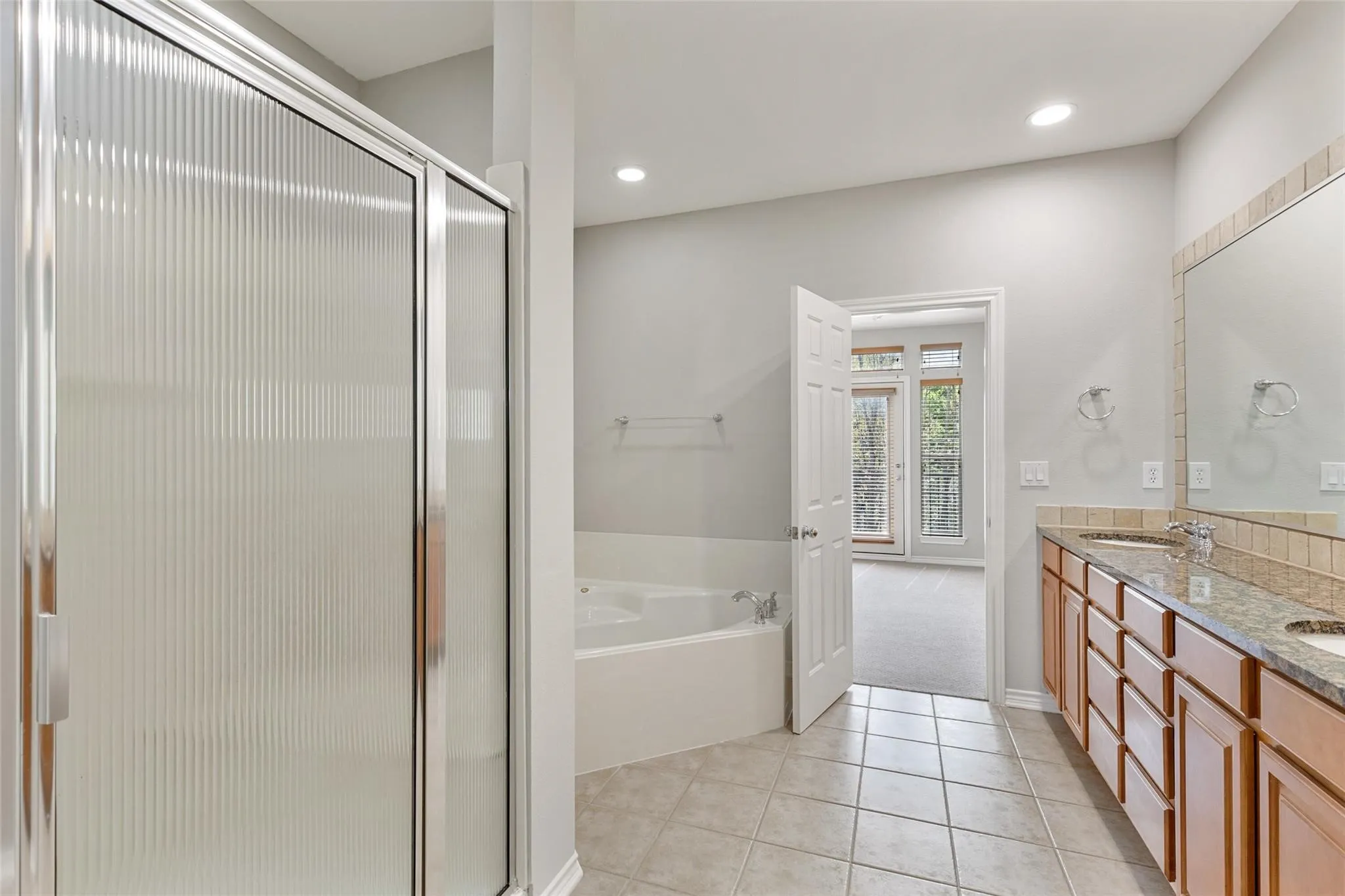 Townhouse For Rent in Dallas County , 4121 Mckinney Avenue 6, Dallas, Texas 75204, 2 Bedroom, 3 Bathroom, 2 Garage spaces, 1,880 Sqft, built in 2003, mls#21338148, Real Estate Agent in Dallas, Homes For Rent in Dallas county, Homes For Rent in Dallas, Realtor in Dallas Texas, Real Estate Brokerage Independent Realty Texas, Luminita Cordes Realtor