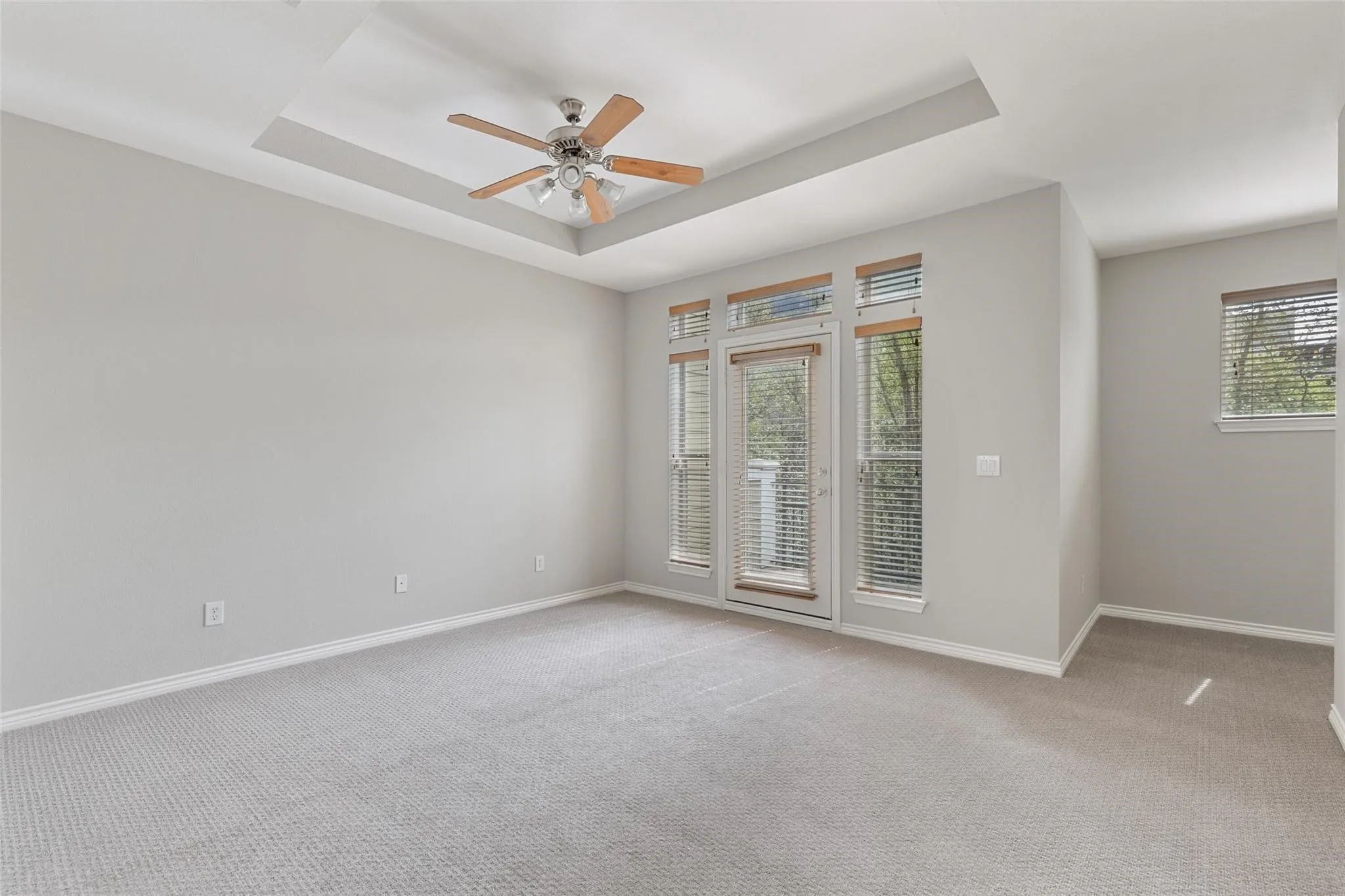 Townhouse For Rent in Dallas County , 4121 Mckinney Avenue 6, Dallas, Texas 75204, 2 Bedroom, 3 Bathroom, 2 Garage spaces, 1,880 Sqft, built in 2003, mls#21338148, Real Estate Agent in Dallas, Homes For Rent in Dallas county, Homes For Rent in Dallas, Realtor in Dallas Texas, Real Estate Brokerage Independent Realty Texas, Luminita Cordes Realtor