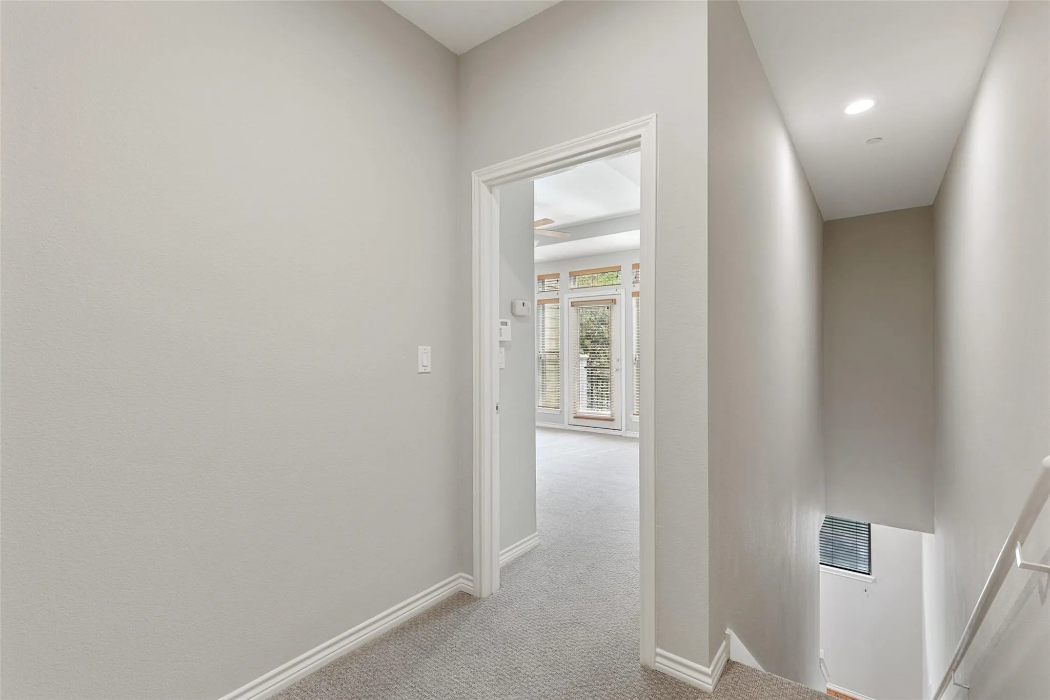 Townhouse For Rent in Dallas County , 4121 Mckinney Avenue 6, Dallas, Texas 75204, 2 Bedroom, 3 Bathroom, 2 Garage spaces, 1,880 Sqft, built in 2003, mls#21338148, Real Estate Agent in Dallas, Homes For Rent in Dallas county, Homes For Rent in Dallas, Realtor in Dallas Texas, Real Estate Brokerage Independent Realty Texas, Luminita Cordes Realtor