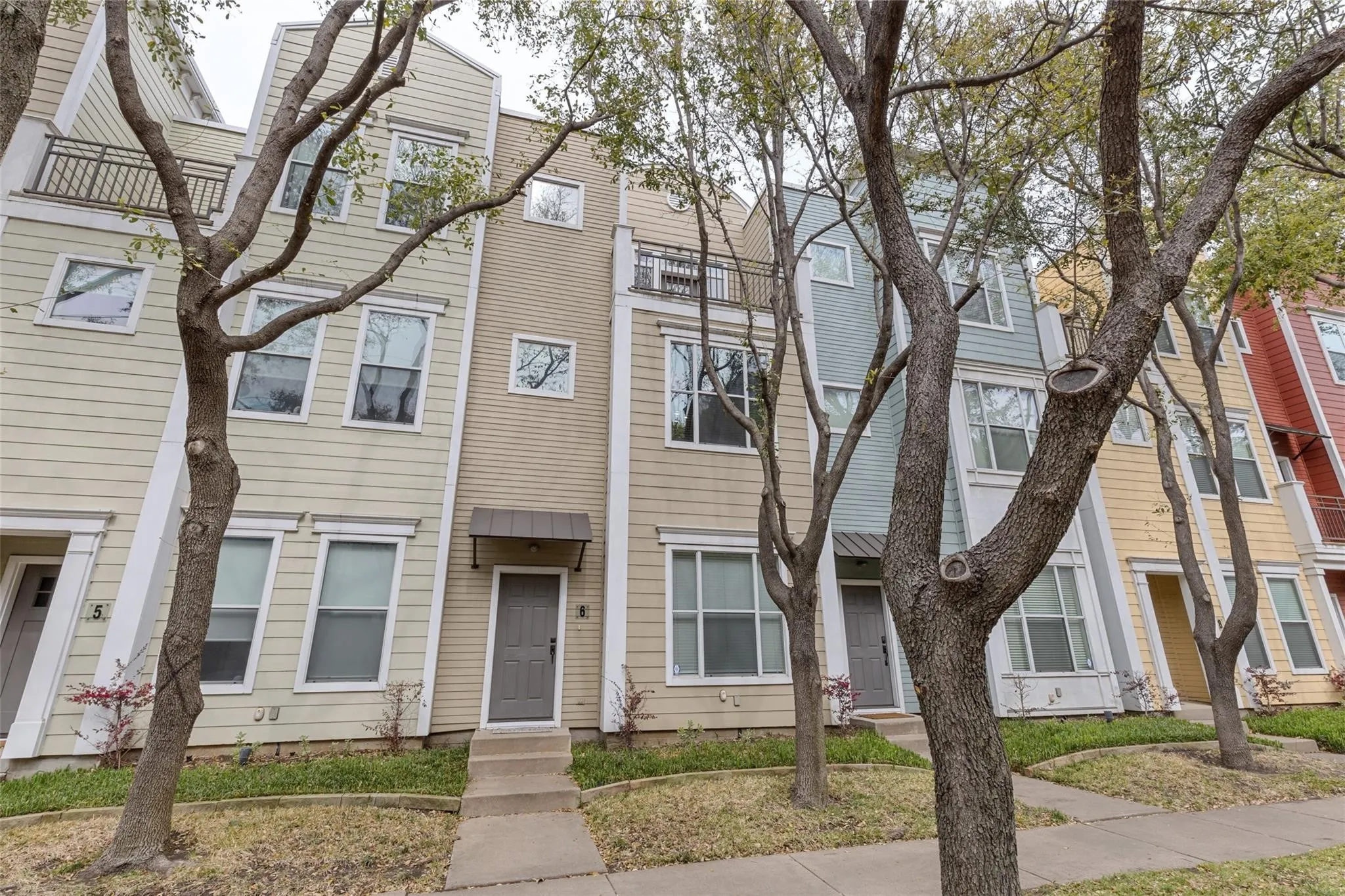 Townhouse For Rent in Dallas County , 4121 Mckinney Avenue 6, Dallas, Texas 75204, 2 Bedroom, 3 Bathroom, 2 Garage spaces, 1,880 Sqft, built in 2003, mls#21338148, Real Estate Agent in Dallas, Homes For Rent in Dallas county, Homes For Rent in Dallas, Realtor in Dallas Texas, Real Estate Brokerage Independent Realty Texas, Luminita Cordes Realtor