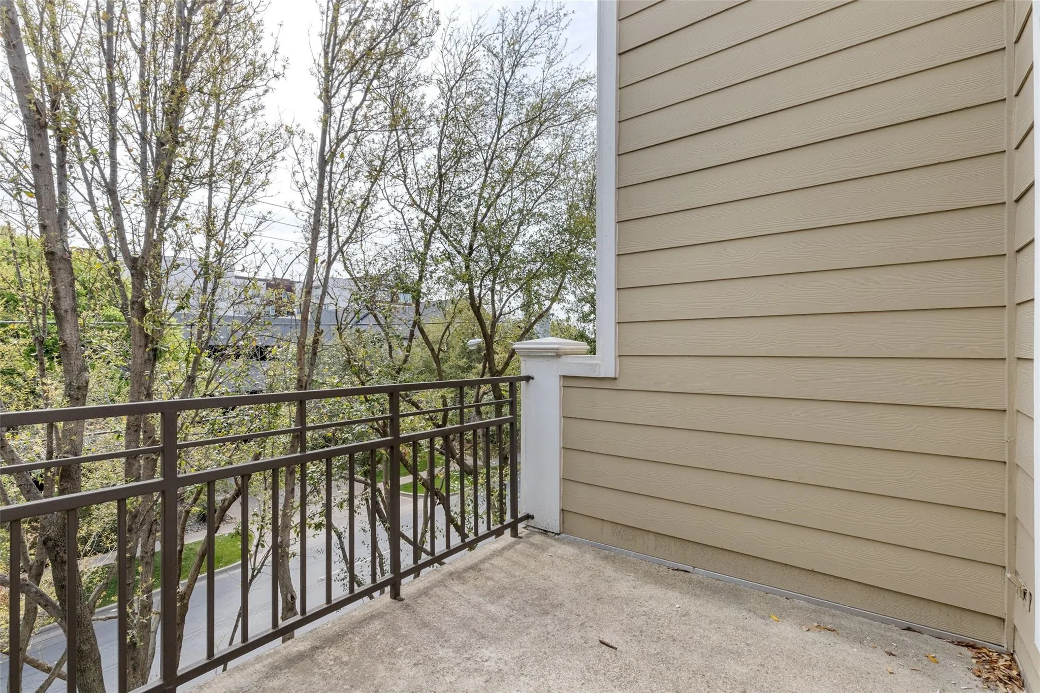 Townhouse For Rent in Dallas County , 4121 Mckinney Avenue 6, Dallas, Texas 75204, 2 Bedroom, 3 Bathroom, 2 Garage spaces, 1,880 Sqft, built in 2003, mls#21338148, Real Estate Agent in Dallas, Homes For Rent in Dallas county, Homes For Rent in Dallas, Realtor in Dallas Texas, Real Estate Brokerage Independent Realty Texas, Luminita Cordes Realtor