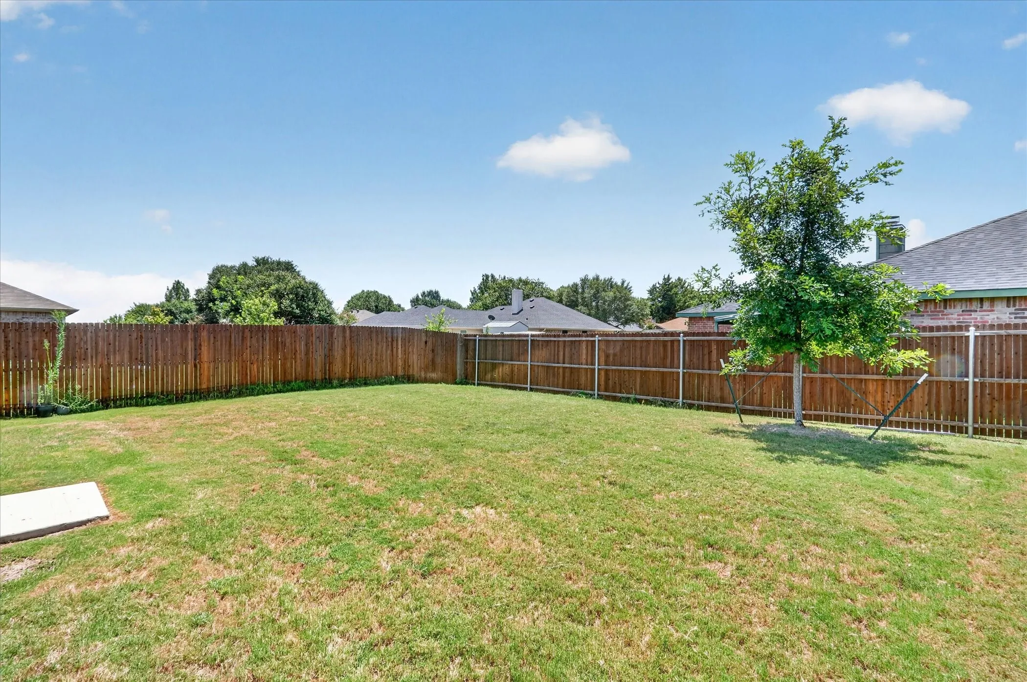 Single Family Residence For Rent in Ellis County , 2003 Ava Drive, Ennis, Texas 75119, 3 Bedroom, 2 Bathroom, 2 Garage spaces, 1,500 Sqft, built in 2023, mls#21343347, Real Estate Agent in Ennis, Homes For Rent in Ellis county, Homes For Rent in Ennis, Realtor in Ennis Texas, Real Estate Brokerage Independent Realty Texas, Luminita Cordes Realtor
