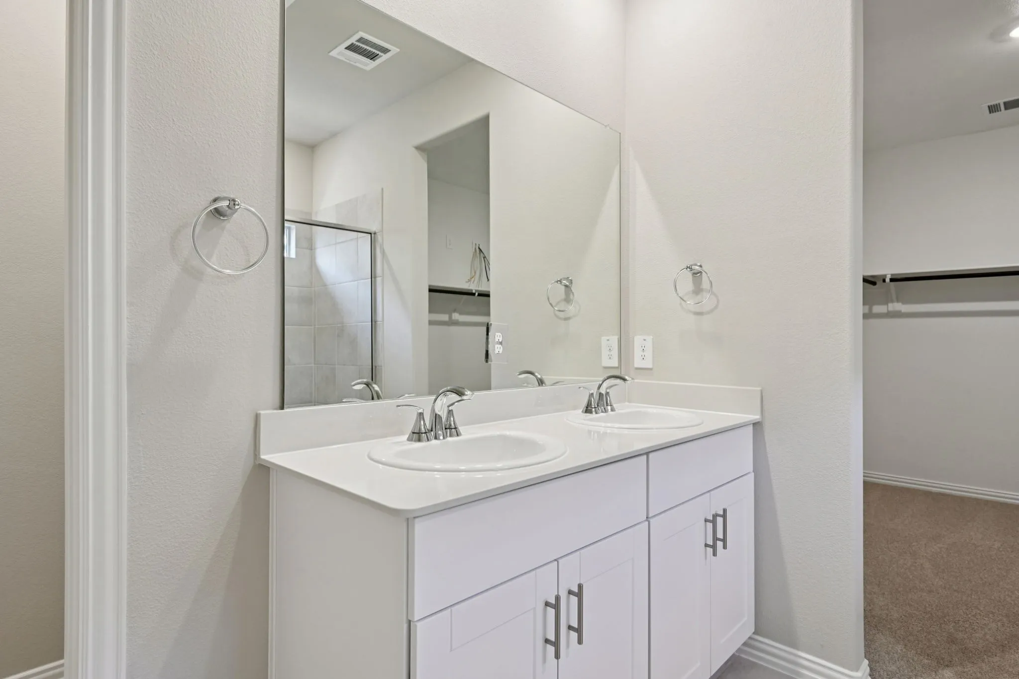 Photo is not of the actual home, but is an inspirational photo of builder’s model home and may depict options, furnishings, and/or decorator features that are not included.