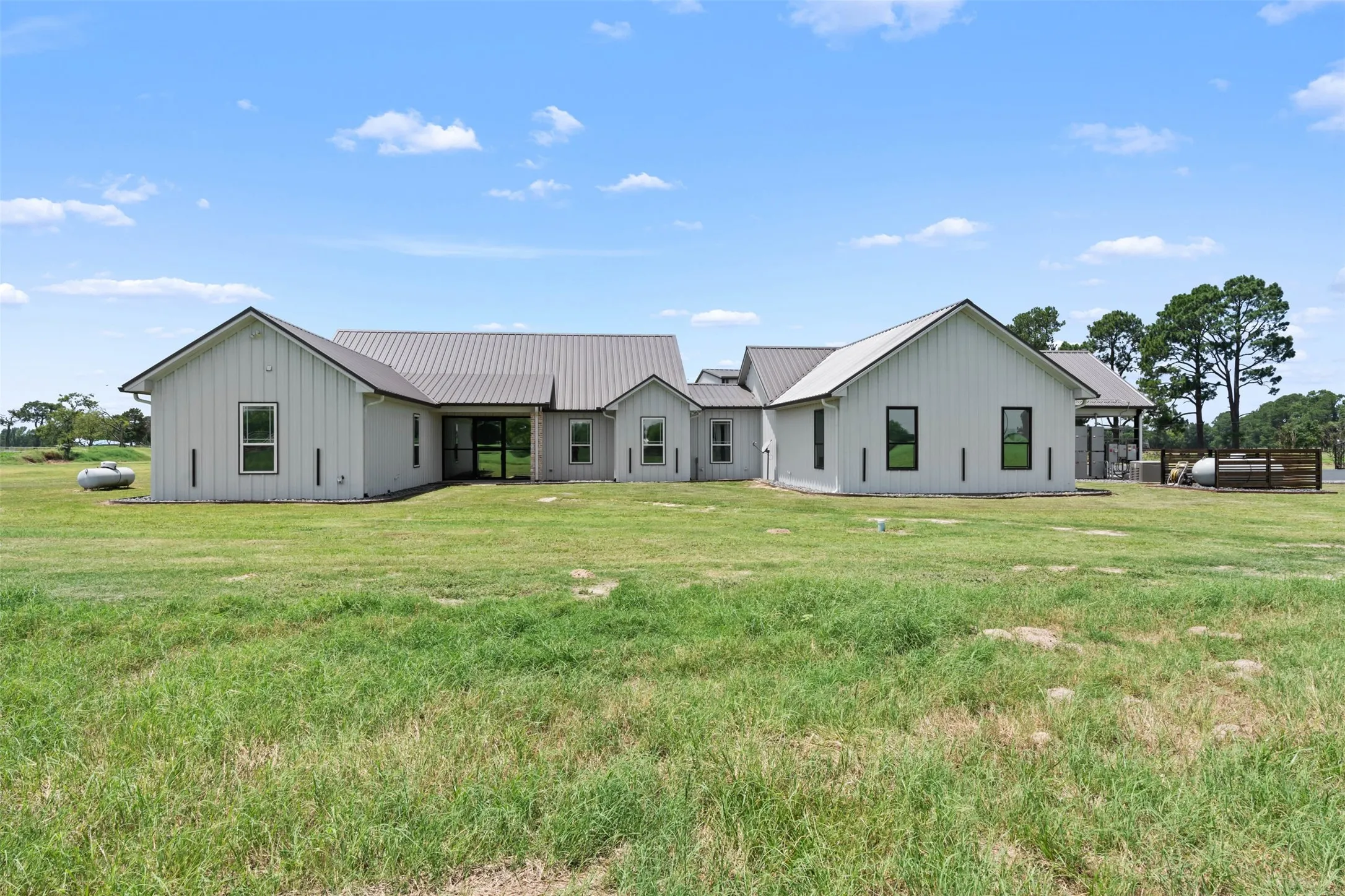 Single Family Residence For Sale in Van Zandt County , 1218 VZ County Road 4133, Canton, Texas 75103, 5 Bedroom, 4 Bathroom, Garage spaces, 3,619 Sqft, built in 2020, mls#21343545, Real Estate Agent in Canton, Homes For Sale in Van Zandt county, Homes For Sale in Canton, Realtor in Canton Texas, Real Estate Brokerage Independent Realty Texas, Luminita Cordes Realtor