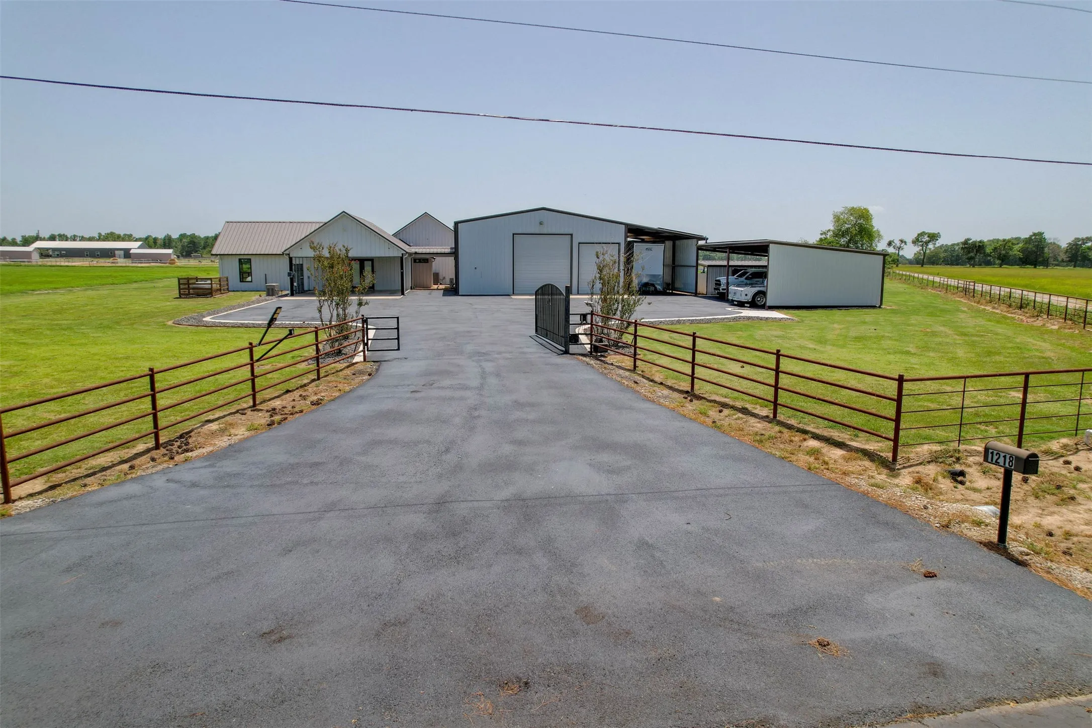 Single Family Residence For Sale in Van Zandt County , 1218 VZ County Road 4133, Canton, Texas 75103, 5 Bedroom, 4 Bathroom, Garage spaces, 3,619 Sqft, built in 2020, mls#21343545, Real Estate Agent in Canton, Homes For Sale in Van Zandt county, Homes For Sale in Canton, Realtor in Canton Texas, Real Estate Brokerage Independent Realty Texas, Luminita Cordes Realtor