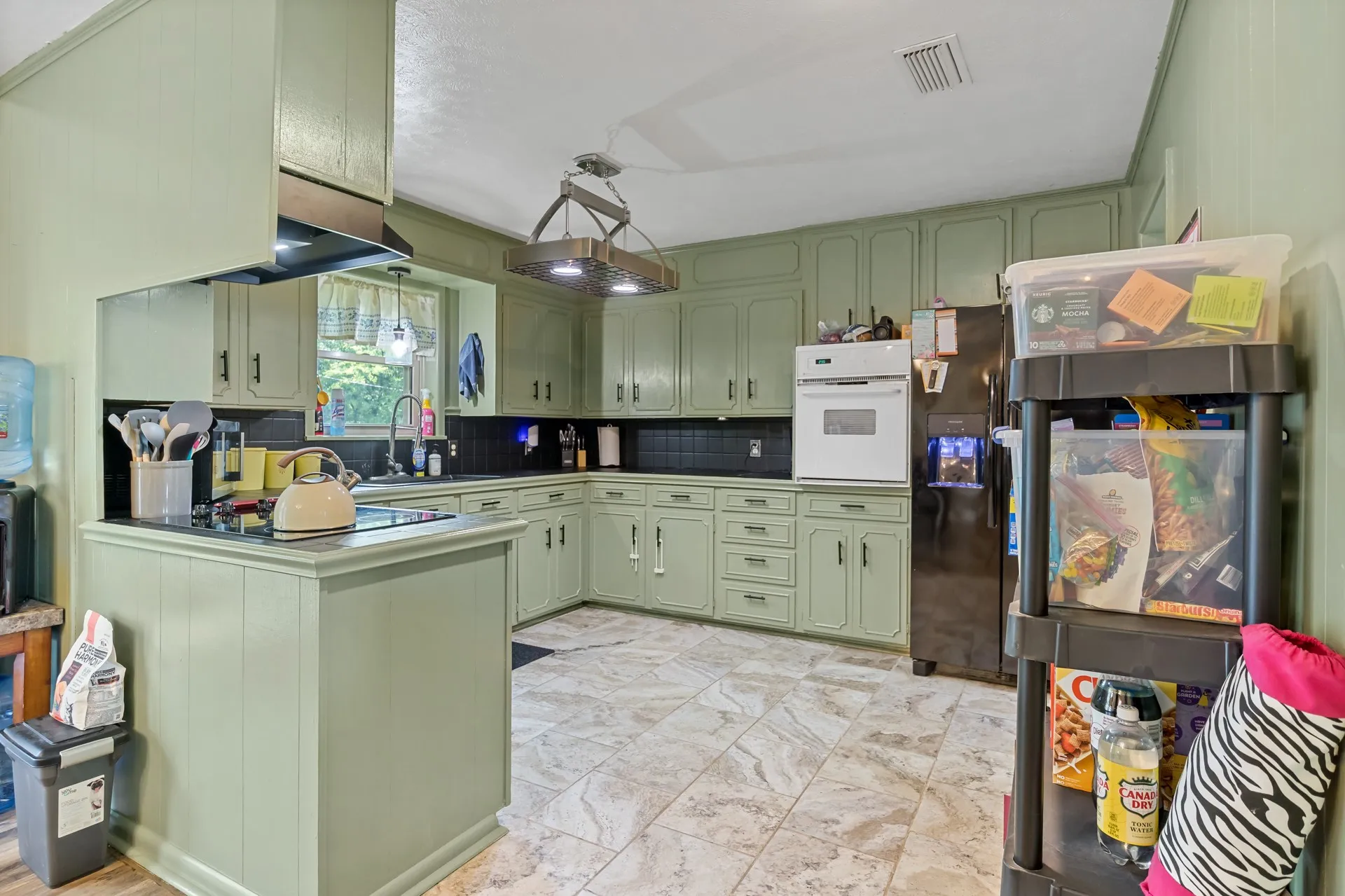 Single Family Residence For Sale in Camp County , 3259 Fm 557, Pittsburg, Texas 75686, 3 Bedrooms, 2 Bathrooms, Garage spaces, 1,456 Sqft, built in 1964, Price $280,000, mls#21342240, Real Estate Agent in Pittsburg, Homes For Sale in Camp county, Homes For Sale in Pittsburg, Realtor in Pittsburg Texas, Real Estate Brokerage Independent Realty Texas, Luminita Cordes Realtor