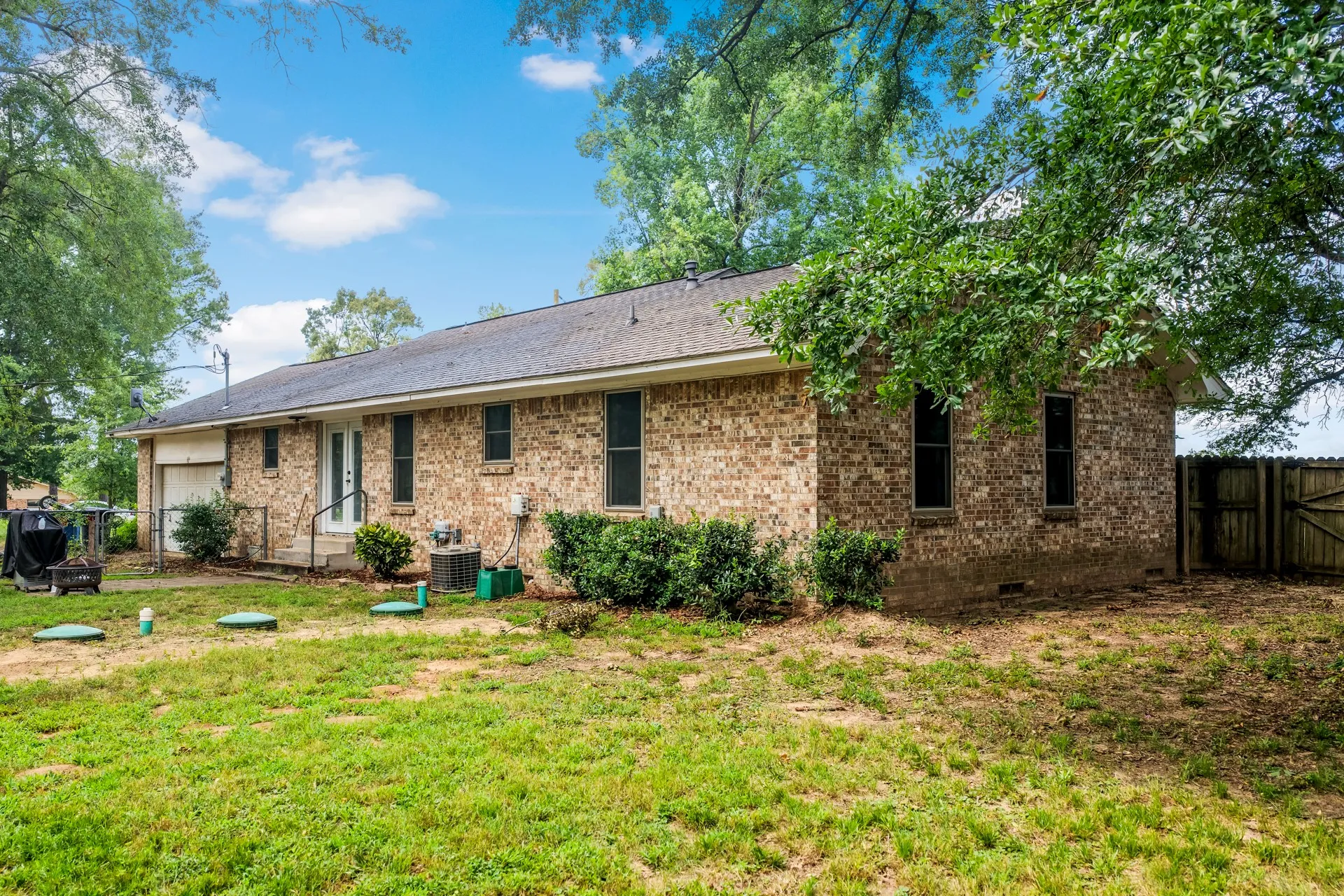 Single Family Residence For Sale in Camp County , 3259 Fm 557, Pittsburg, Texas 75686, 3 Bedrooms, 2 Bathrooms, Garage spaces, 1,456 Sqft, built in 1964, Price $280,000, mls#21342240, Real Estate Agent in Pittsburg, Homes For Sale in Camp county, Homes For Sale in Pittsburg, Realtor in Pittsburg Texas, Real Estate Brokerage Independent Realty Texas, Luminita Cordes Realtor