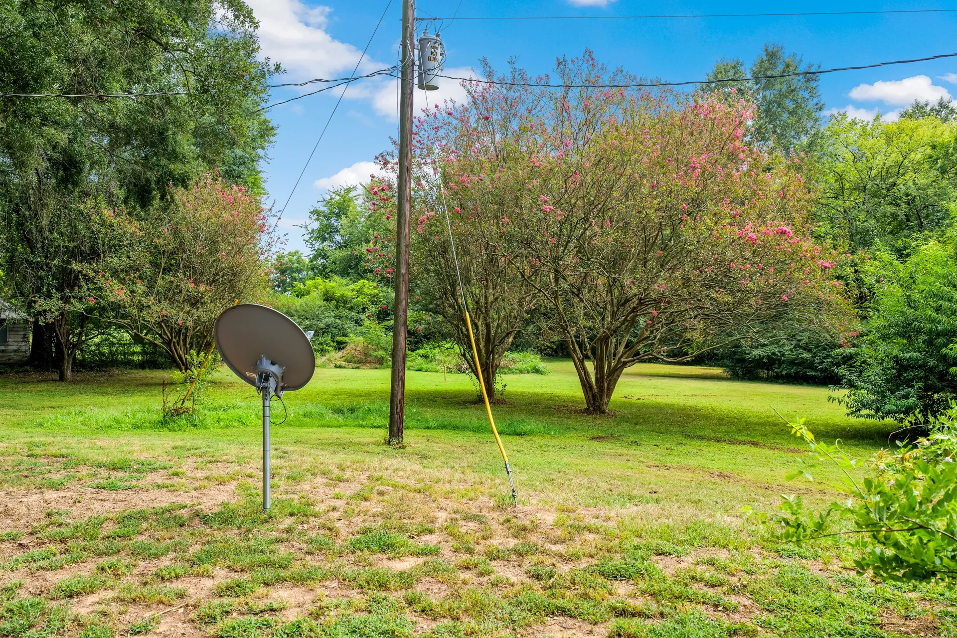 Single Family Residence For Sale in Camp County , 3259 Fm 557, Pittsburg, Texas 75686, 3 Bedrooms, 2 Bathrooms, Garage spaces, 1,456 Sqft, built in 1964, Price $280,000, mls#21342240, Real Estate Agent in Pittsburg, Homes For Sale in Camp county, Homes For Sale in Pittsburg, Realtor in Pittsburg Texas, Real Estate Brokerage Independent Realty Texas, Luminita Cordes Realtor
