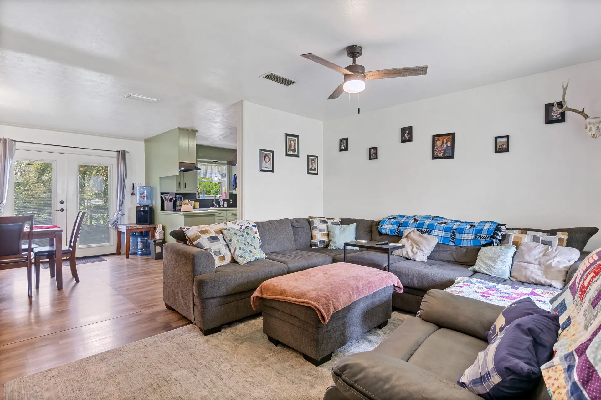 Single Family Residence For Sale in Camp County , 3259 Fm 557, Pittsburg, Texas 75686, 3 Bedrooms, 2 Bathrooms, Garage spaces, 1,456 Sqft, built in 1964, Price $280,000, mls#21342240, Real Estate Agent in Pittsburg, Homes For Sale in Camp county, Homes For Sale in Pittsburg, Realtor in Pittsburg Texas, Real Estate Brokerage Independent Realty Texas, Luminita Cordes Realtor