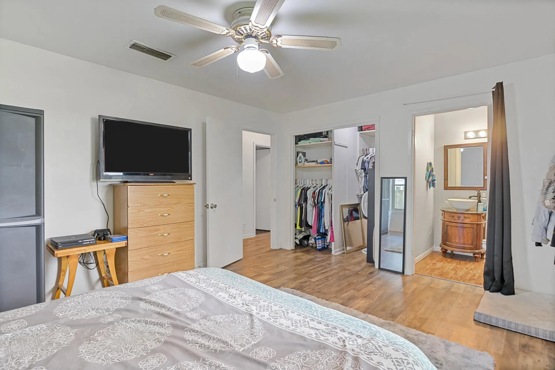 Single Family Residence For Sale in Camp County , 3259 Fm 557, Pittsburg, Texas 75686, 3 Bedrooms, 2 Bathrooms, Garage spaces, 1,456 Sqft, built in 1964, Price $280,000, mls#21342240, Real Estate Agent in Pittsburg, Homes For Sale in Camp county, Homes For Sale in Pittsburg, Realtor in Pittsburg Texas, Real Estate Brokerage Independent Realty Texas, Luminita Cordes Realtor