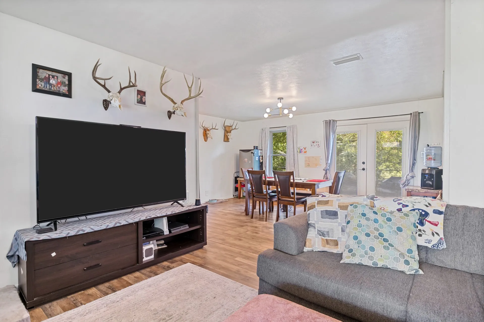 Single Family Residence For Sale in Camp County , 3259 Fm 557, Pittsburg, Texas 75686, 3 Bedrooms, 2 Bathrooms, Garage spaces, 1,456 Sqft, built in 1964, Price $280,000, mls#21342240, Real Estate Agent in Pittsburg, Homes For Sale in Camp county, Homes For Sale in Pittsburg, Realtor in Pittsburg Texas, Real Estate Brokerage Independent Realty Texas, Luminita Cordes Realtor