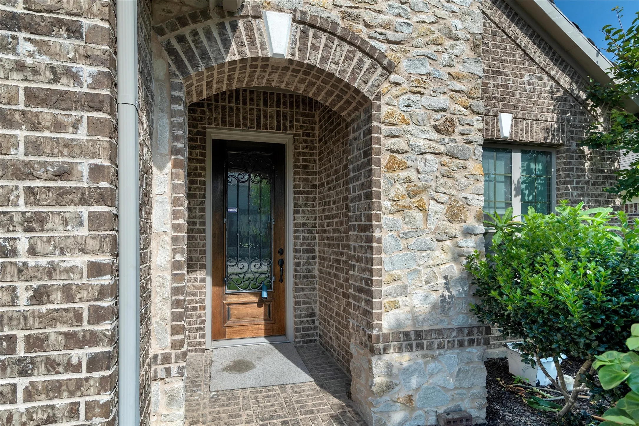 Single Family Residence For Sale in Dallas County , 4005 Hawthorne Drive, Sachse, Texas 75048, 3 Bedroom, 2 Bathroom, 2 Garage spaces, 2,187 Sqft, built in 2014, mls#21342861, Real Estate Agent in Sachse, Homes For Sale in Dallas county, Homes For Sale in Sachse, Realtor in Sachse Texas, Real Estate Brokerage Independent Realty Texas, Luminita Cordes Realtor