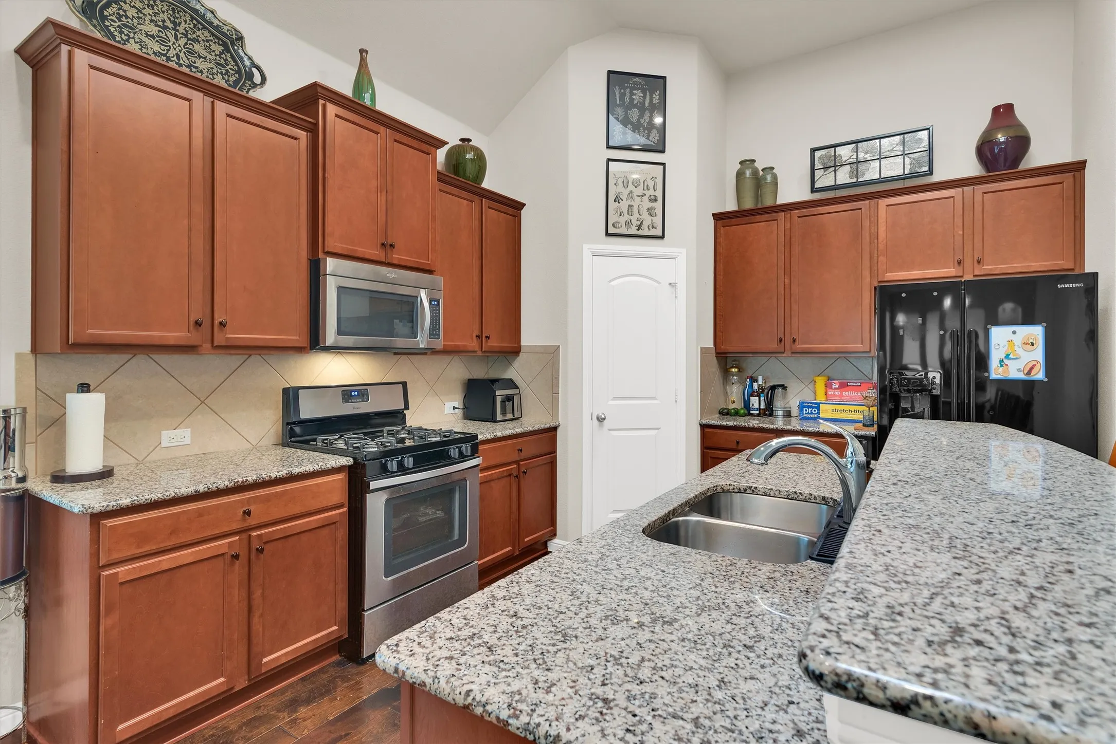 Single Family Residence For Sale in Dallas County , 4005 Hawthorne Drive, Sachse, Texas 75048, 3 Bedroom, 2 Bathroom, 2 Garage spaces, 2,187 Sqft, built in 2014, mls#21342861, Real Estate Agent in Sachse, Homes For Sale in Dallas county, Homes For Sale in Sachse, Realtor in Sachse Texas, Real Estate Brokerage Independent Realty Texas, Luminita Cordes Realtor