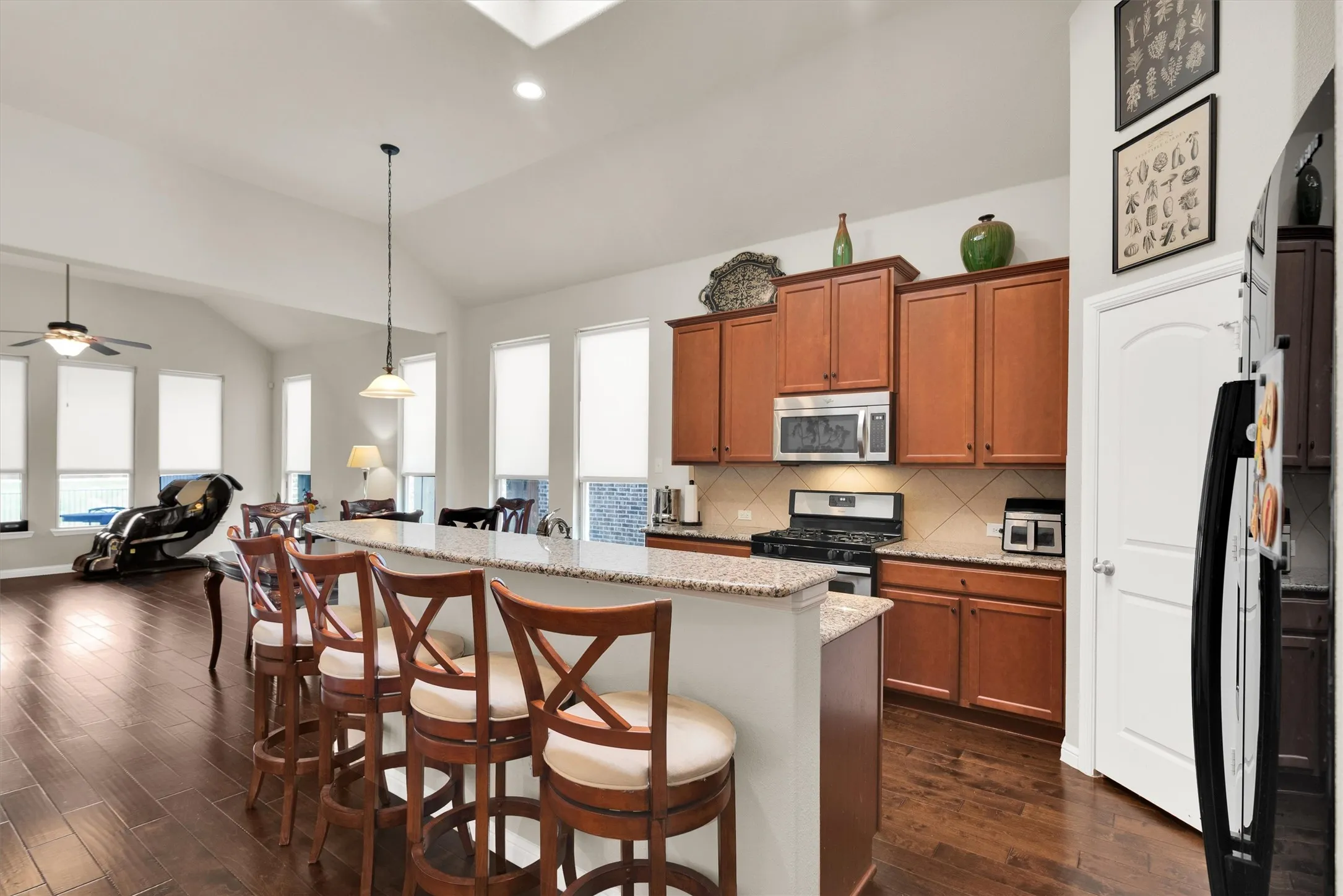 Single Family Residence For Sale in Dallas County , 4005 Hawthorne Drive, Sachse, Texas 75048, 3 Bedroom, 2 Bathroom, 2 Garage spaces, 2,187 Sqft, built in 2014, mls#21342861, Real Estate Agent in Sachse, Homes For Sale in Dallas county, Homes For Sale in Sachse, Realtor in Sachse Texas, Real Estate Brokerage Independent Realty Texas, Luminita Cordes Realtor