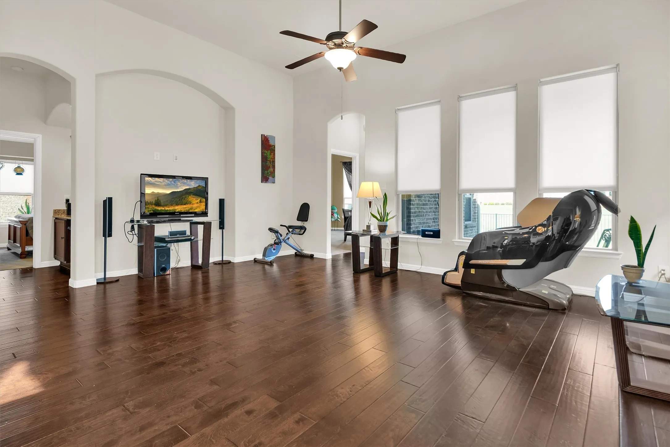 Single Family Residence For Sale in Dallas County , 4005 Hawthorne Drive, Sachse, Texas 75048, 3 Bedroom, 2 Bathroom, 2 Garage spaces, 2,187 Sqft, built in 2014, mls#21342861, Real Estate Agent in Sachse, Homes For Sale in Dallas county, Homes For Sale in Sachse, Realtor in Sachse Texas, Real Estate Brokerage Independent Realty Texas, Luminita Cordes Realtor