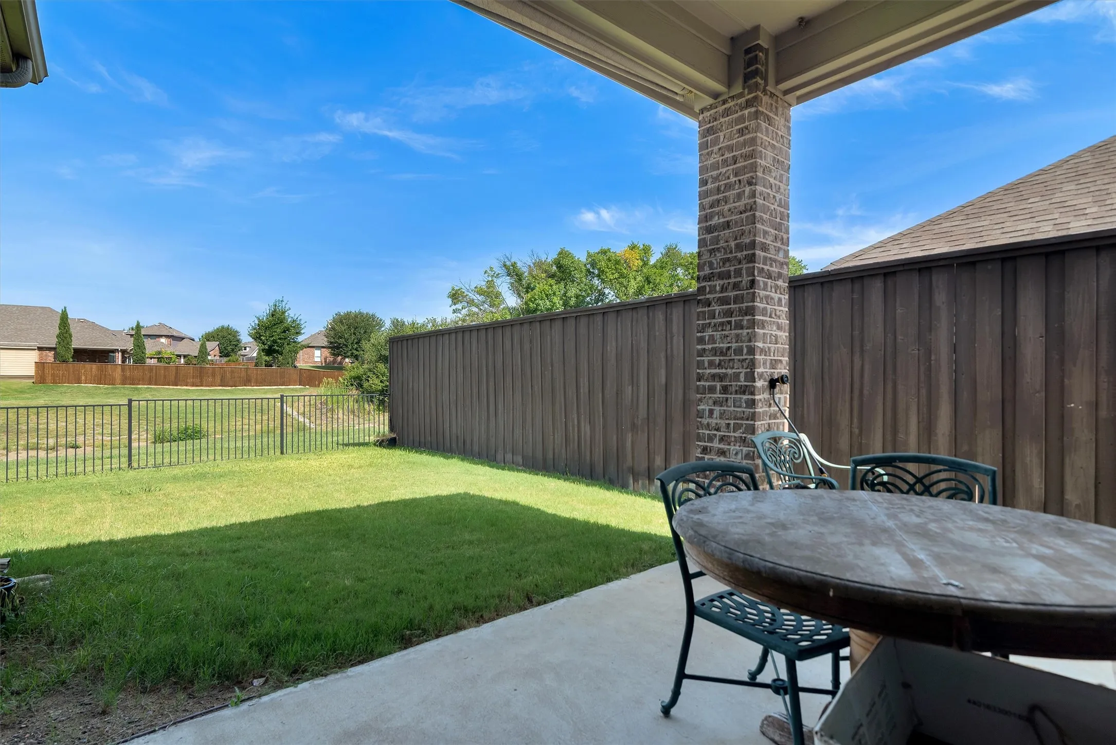 Single Family Residence For Sale in Dallas County , 4005 Hawthorne Drive, Sachse, Texas 75048, 3 Bedroom, 2 Bathroom, 2 Garage spaces, 2,187 Sqft, built in 2014, mls#21342861, Real Estate Agent in Sachse, Homes For Sale in Dallas county, Homes For Sale in Sachse, Realtor in Sachse Texas, Real Estate Brokerage Independent Realty Texas, Luminita Cordes Realtor