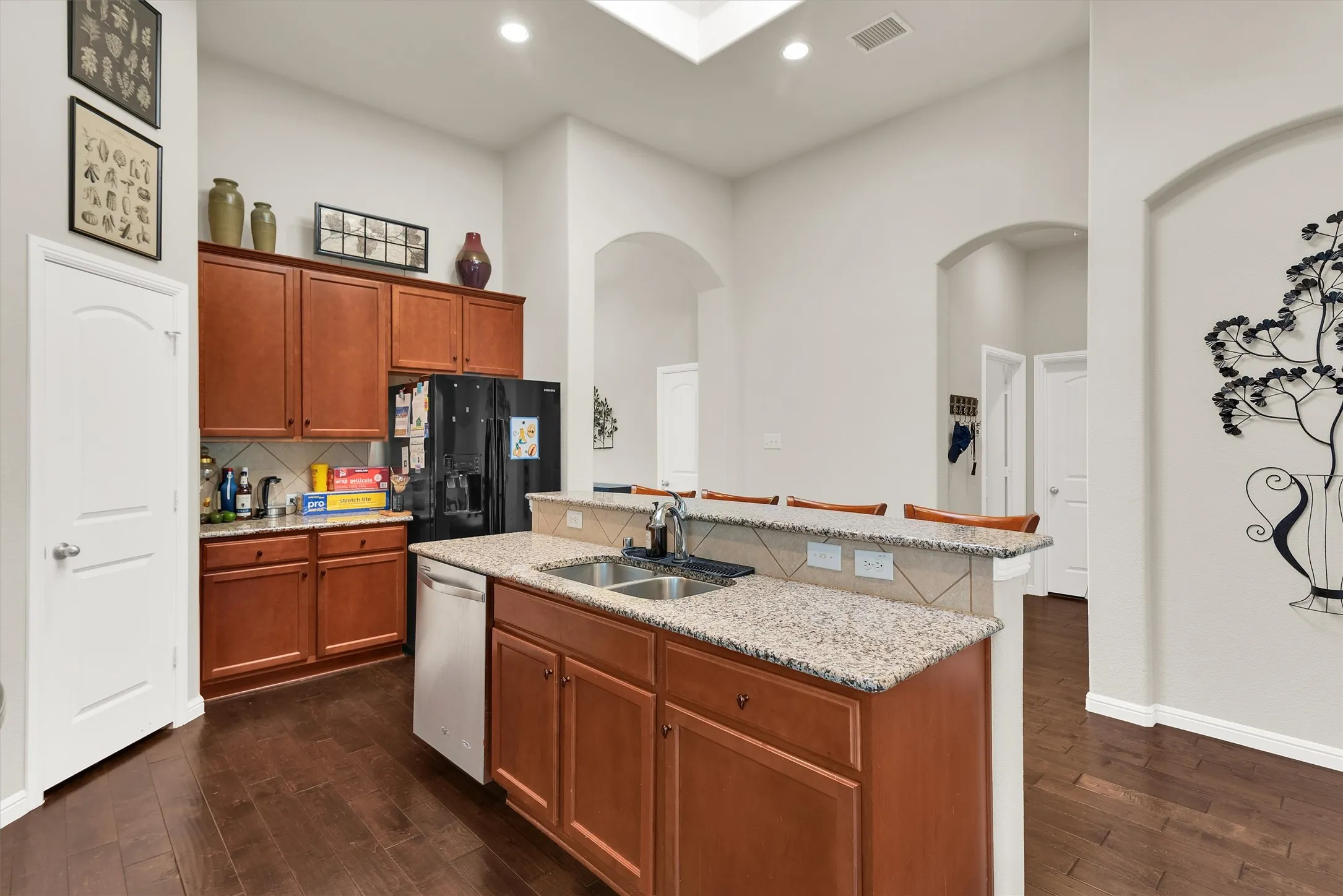 Single Family Residence For Sale in Dallas County , 4005 Hawthorne Drive, Sachse, Texas 75048, 3 Bedroom, 2 Bathroom, 2 Garage spaces, 2,187 Sqft, built in 2014, mls#21342861, Real Estate Agent in Sachse, Homes For Sale in Dallas county, Homes For Sale in Sachse, Realtor in Sachse Texas, Real Estate Brokerage Independent Realty Texas, Luminita Cordes Realtor