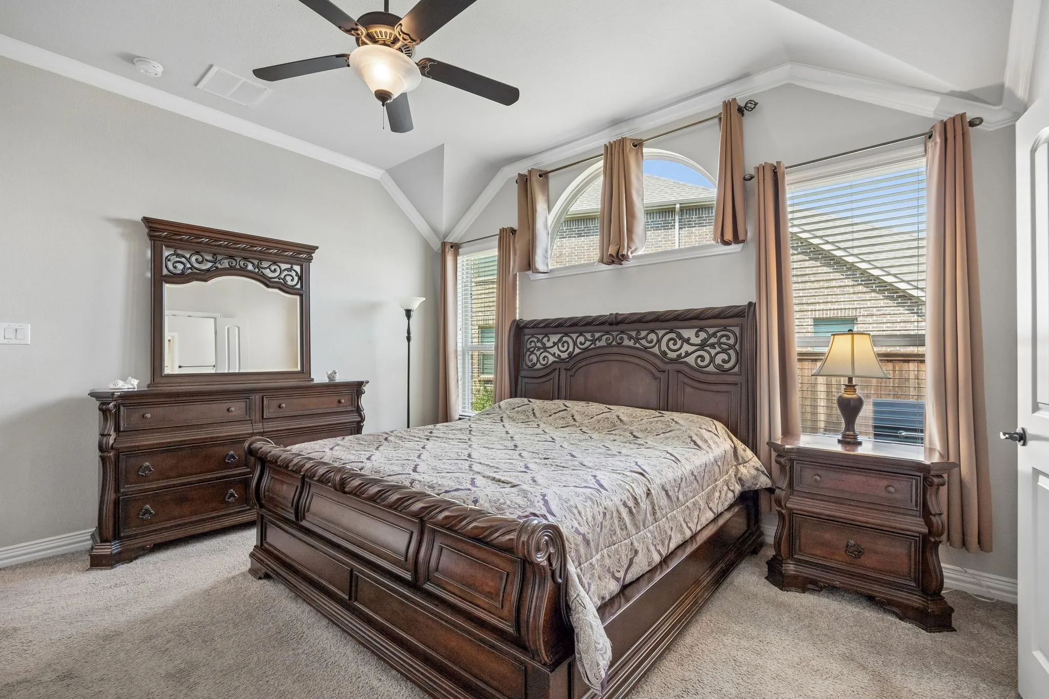 Single Family Residence For Sale in Dallas County , 3935 Wind Cave Bend, Irving, Texas 75063, 4 Bedrooms, 3 Bathrooms, 2 Garage spaces, 2,160 Sqft, built in 2017, Price $680,000, mls#21343539, Real Estate Agent in Irving, Homes For Sale in Dallas county, Homes For Sale in Irving, Realtor in Irving Texas, Real Estate Brokerage Independent Realty Texas, Luminita Cordes Realtor
