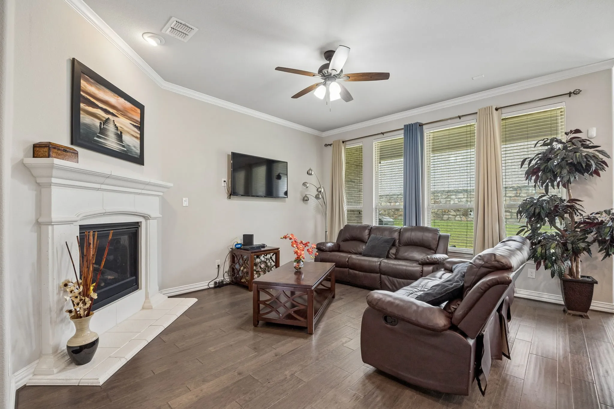 Single Family Residence For Sale in Dallas County , 3935 Wind Cave Bend, Irving, Texas 75063, 4 Bedrooms, 3 Bathrooms, 2 Garage spaces, 2,160 Sqft, built in 2017, Price $680,000, mls#21343539, Real Estate Agent in Irving, Homes For Sale in Dallas county, Homes For Sale in Irving, Realtor in Irving Texas, Real Estate Brokerage Independent Realty Texas, Luminita Cordes Realtor