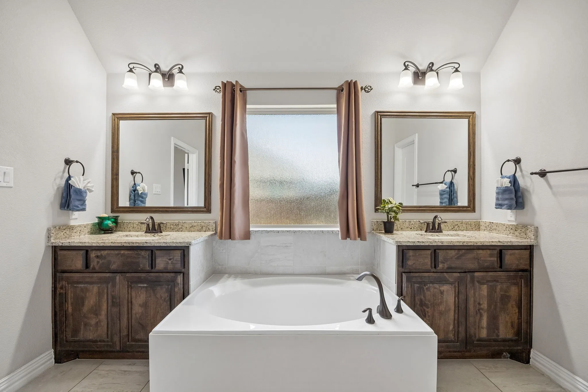 Single Family Residence For Sale in Dallas County , 3935 Wind Cave Bend, Irving, Texas 75063, 4 Bedrooms, 3 Bathrooms, 2 Garage spaces, 2,160 Sqft, built in 2017, Price $680,000, mls#21343539, Real Estate Agent in Irving, Homes For Sale in Dallas county, Homes For Sale in Irving, Realtor in Irving Texas, Real Estate Brokerage Independent Realty Texas, Luminita Cordes Realtor