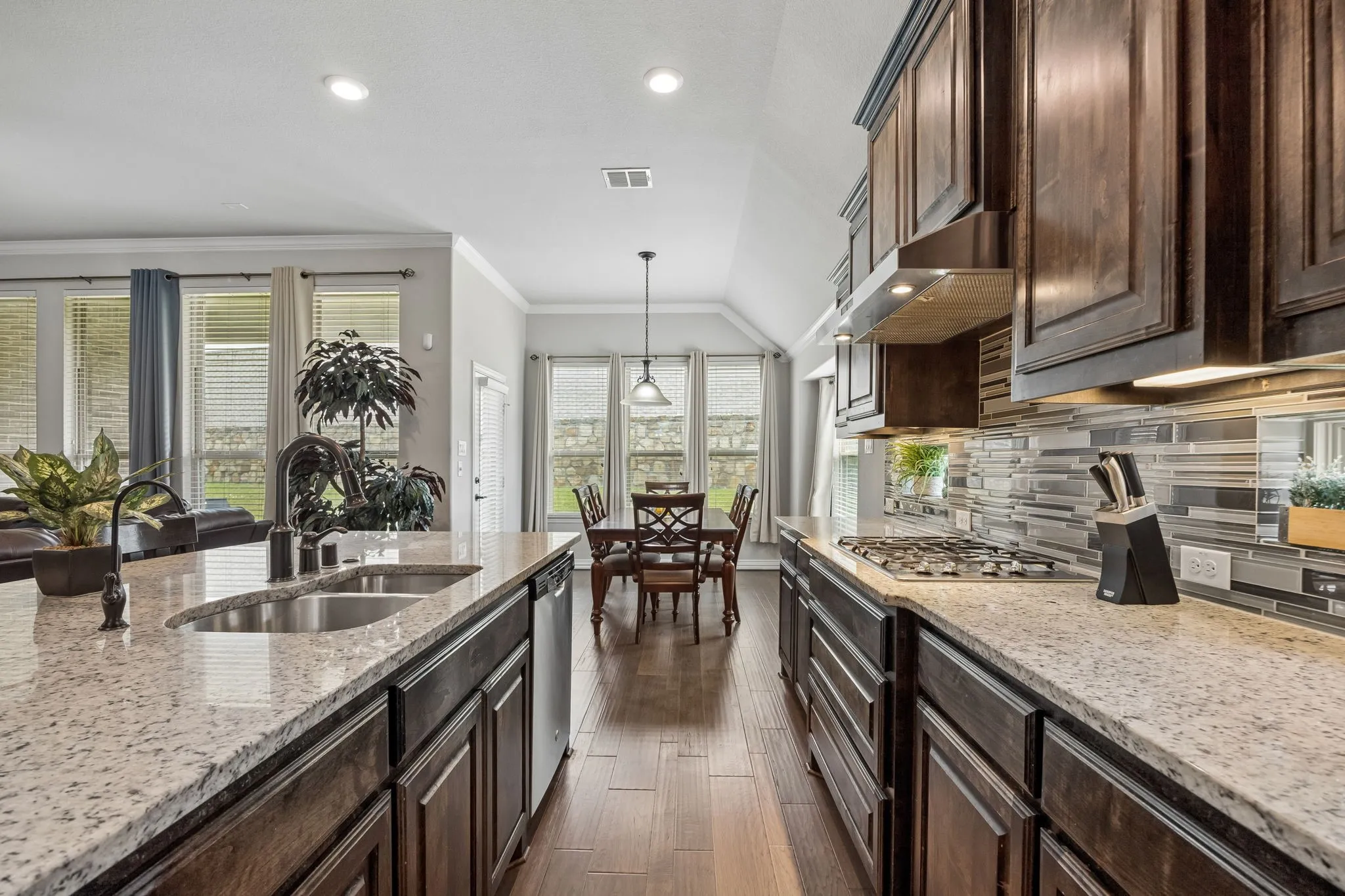 Single Family Residence For Sale in Dallas County , 3935 Wind Cave Bend, Irving, Texas 75063, 4 Bedrooms, 3 Bathrooms, 2 Garage spaces, 2,160 Sqft, built in 2017, Price $680,000, mls#21343539, Real Estate Agent in Irving, Homes For Sale in Dallas county, Homes For Sale in Irving, Realtor in Irving Texas, Real Estate Brokerage Independent Realty Texas, Luminita Cordes Realtor