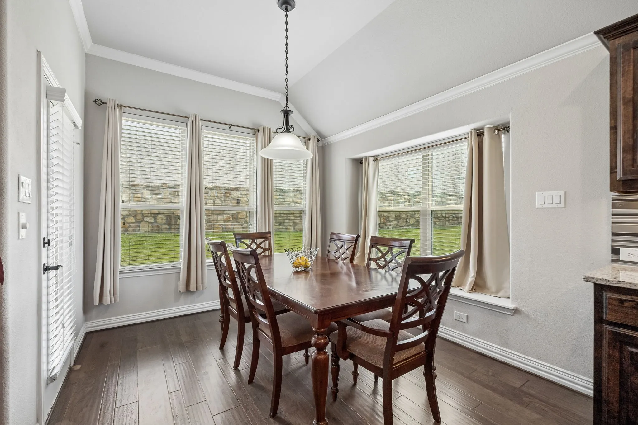 Single Family Residence For Sale in Dallas County , 3935 Wind Cave Bend, Irving, Texas 75063, 4 Bedrooms, 3 Bathrooms, 2 Garage spaces, 2,160 Sqft, built in 2017, Price $680,000, mls#21343539, Real Estate Agent in Irving, Homes For Sale in Dallas county, Homes For Sale in Irving, Realtor in Irving Texas, Real Estate Brokerage Independent Realty Texas, Luminita Cordes Realtor