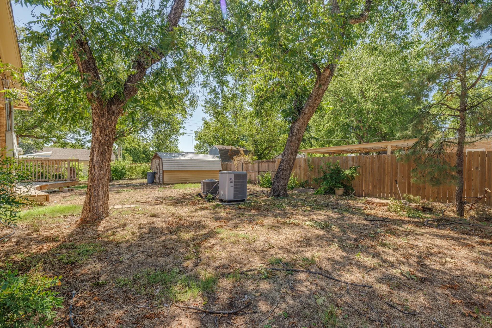 Single Family Residence For Sale in Taylor County , 801 Amarillo Street, Abilene, Texas 79602, 4 Bedroom, 3 Bathroom, 2 Garage spaces, 2,938 Sqft, built in 1929, mls#21316847, Real Estate Agent in Abilene, Homes For Sale in Taylor county, Homes For Sale in Abilene, Realtor in Abilene Texas, Real Estate Brokerage Independent Realty Texas, Luminita Cordes Realtor