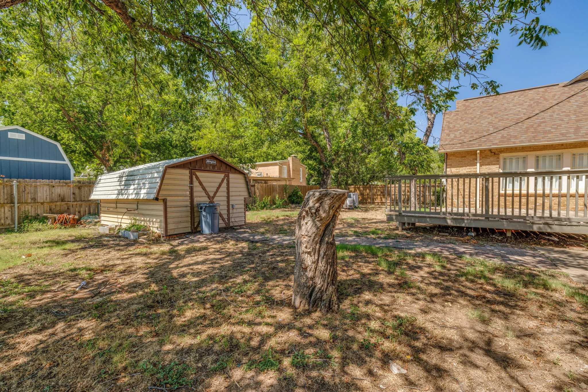 Single Family Residence For Sale in Taylor County , 801 Amarillo Street, Abilene, Texas 79602, 4 Bedroom, 3 Bathroom, 2 Garage spaces, 2,938 Sqft, built in 1929, mls#21316847, Real Estate Agent in Abilene, Homes For Sale in Taylor county, Homes For Sale in Abilene, Realtor in Abilene Texas, Real Estate Brokerage Independent Realty Texas, Luminita Cordes Realtor