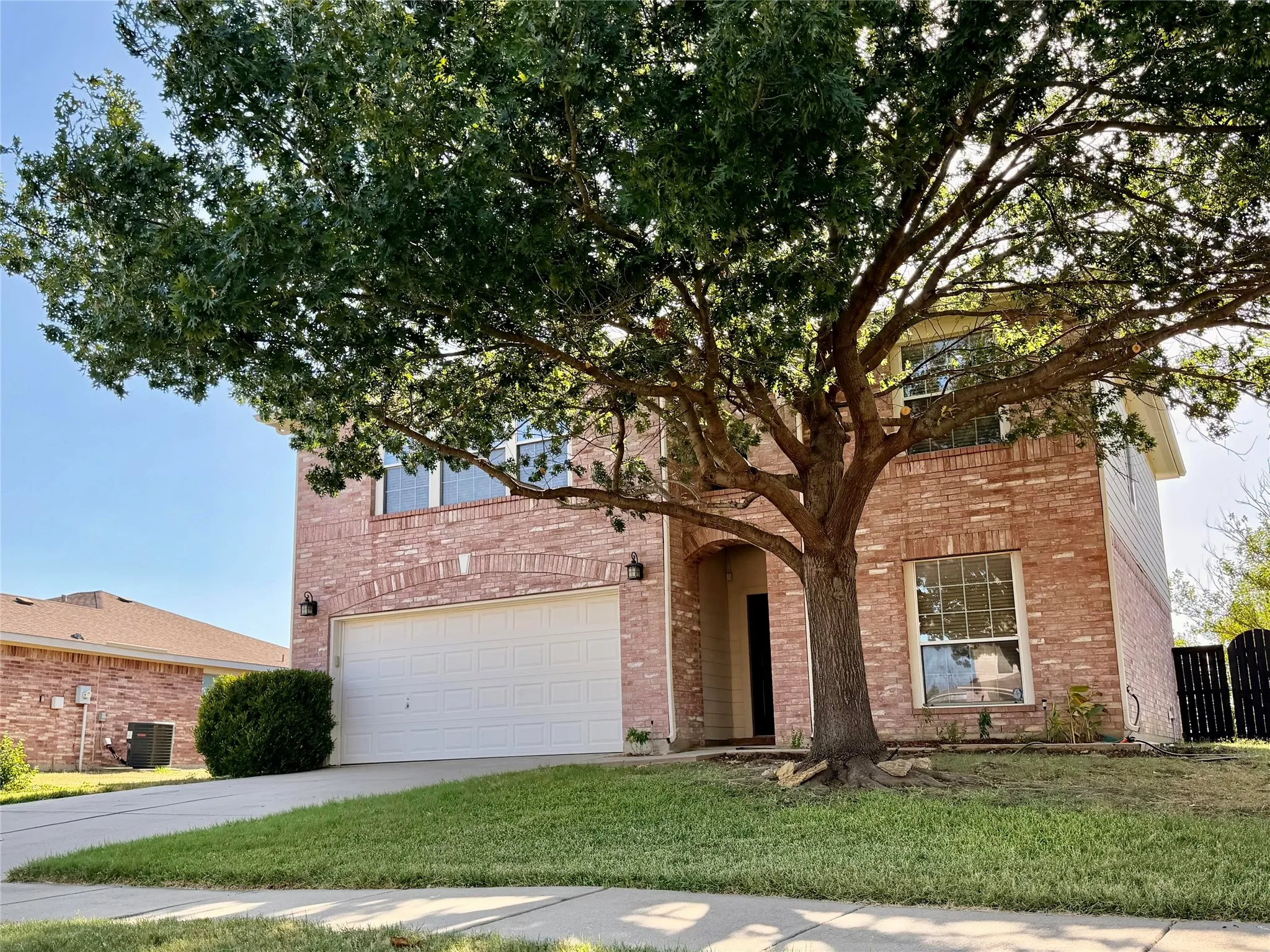 Single Family Residence For Sale in Denton County , 1313 Dakota Trail, Krum, Texas 76249, 3 Bedrooms, 3 Bathrooms, 2 Garage spaces, 2,207 Sqft, built in 2003, Price $330,000, mls#21343569, Real Estate Agent in Krum, Homes For Sale in Denton county, Homes For Sale in Krum, Realtor in Krum Texas, Real Estate Brokerage Independent Realty Texas, Luminita Cordes Realtor