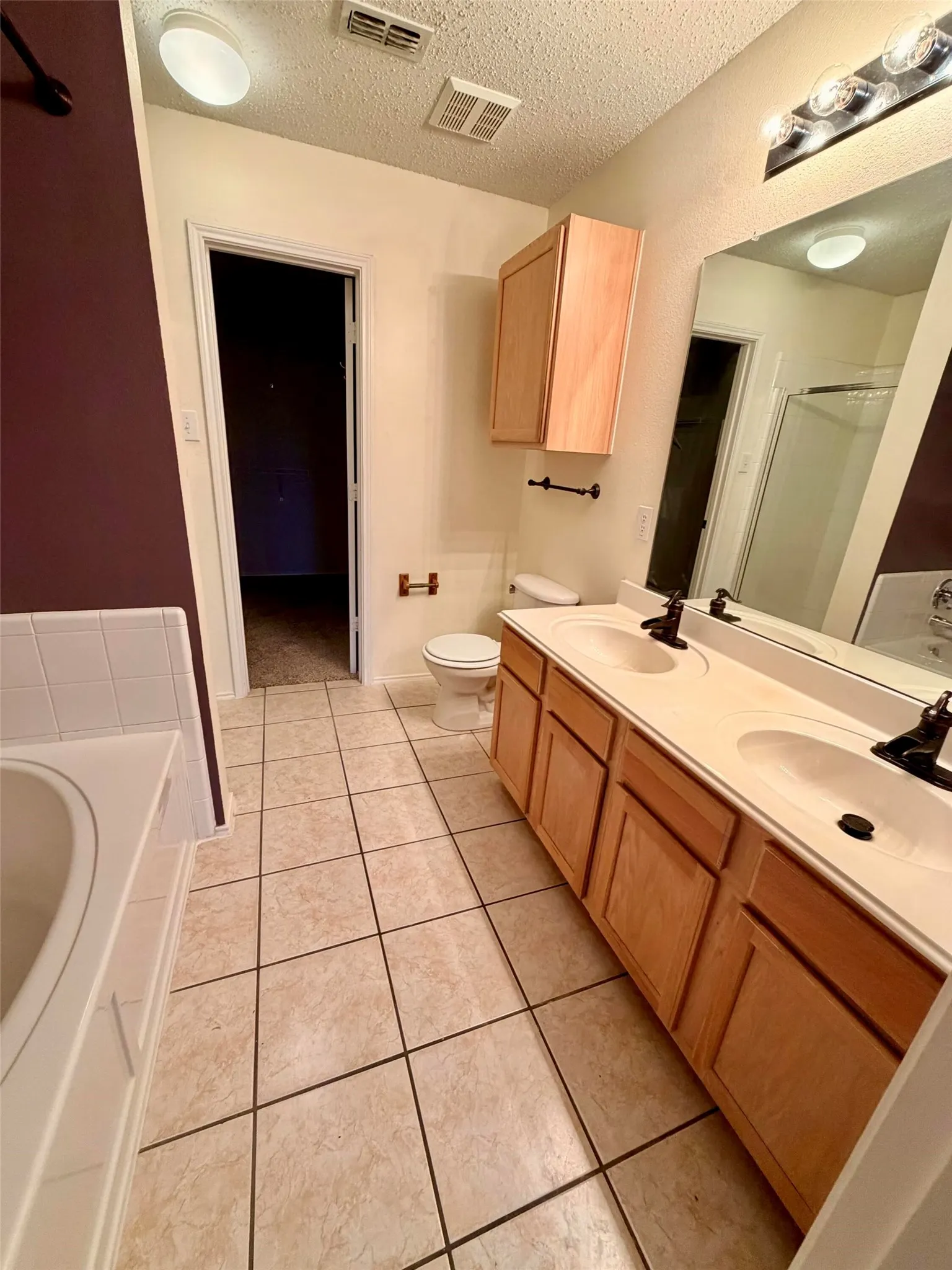 Single Family Residence For Sale in Denton County , 1313 Dakota Trail, Krum, Texas 76249, 3 Bedrooms, 3 Bathrooms, 2 Garage spaces, 2,207 Sqft, built in 2003, Price $330,000, mls#21343569, Real Estate Agent in Krum, Homes For Sale in Denton county, Homes For Sale in Krum, Realtor in Krum Texas, Real Estate Brokerage Independent Realty Texas, Luminita Cordes Realtor