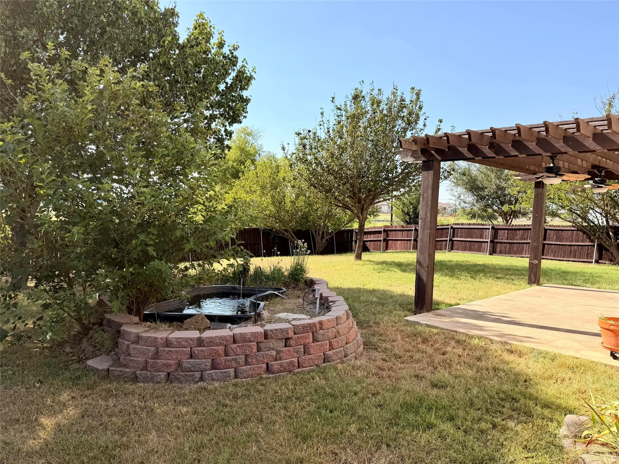 Single Family Residence For Sale in Denton County , 1313 Dakota Trail, Krum, Texas 76249, 3 Bedrooms, 3 Bathrooms, 2 Garage spaces, 2,207 Sqft, built in 2003, Price $330,000, mls#21343569, Real Estate Agent in Krum, Homes For Sale in Denton county, Homes For Sale in Krum, Realtor in Krum Texas, Real Estate Brokerage Independent Realty Texas, Luminita Cordes Realtor