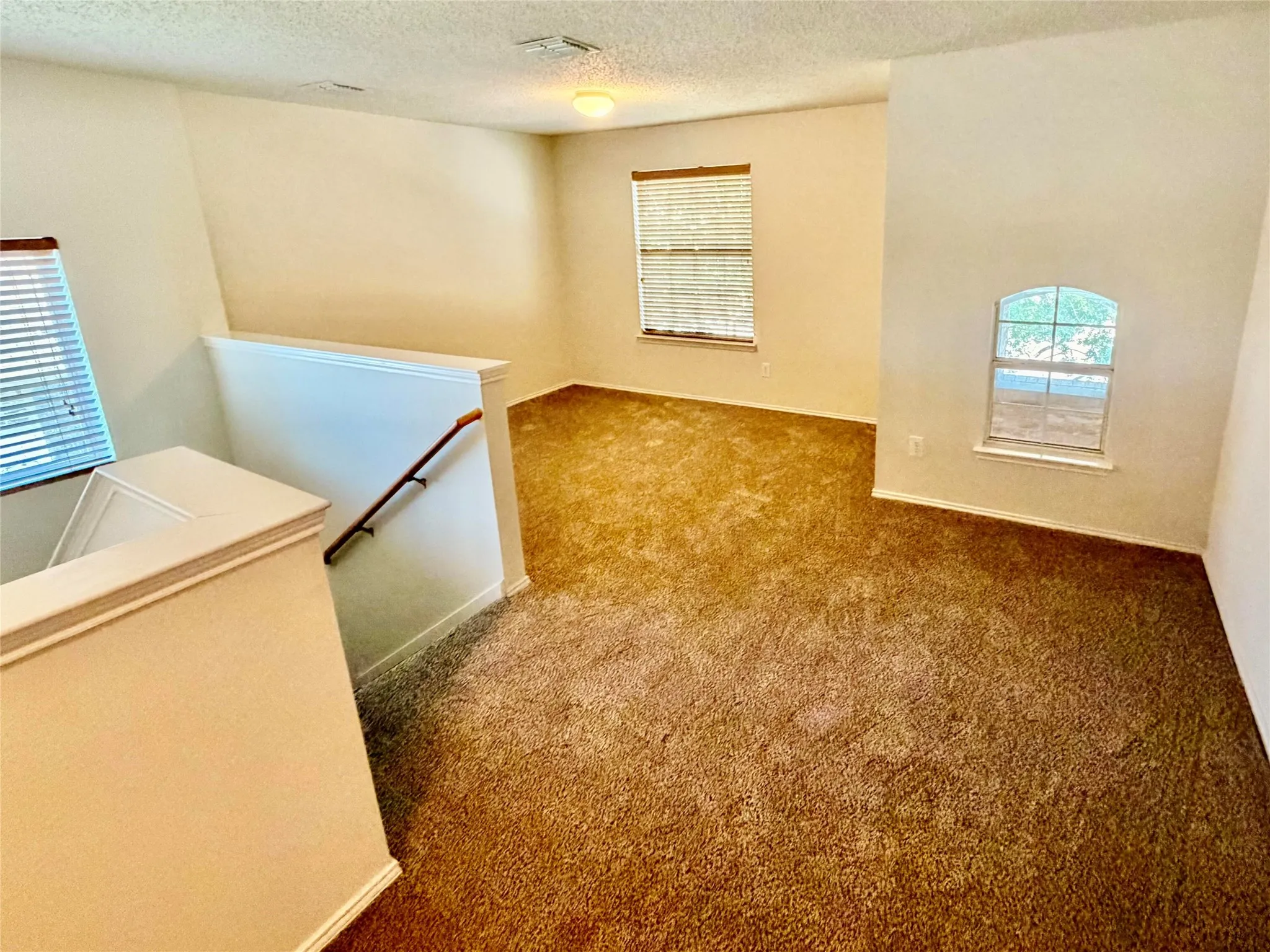 Single Family Residence For Sale in Denton County , 1313 Dakota Trail, Krum, Texas 76249, 3 Bedrooms, 3 Bathrooms, 2 Garage spaces, 2,207 Sqft, built in 2003, Price $330,000, mls#21343569, Real Estate Agent in Krum, Homes For Sale in Denton county, Homes For Sale in Krum, Realtor in Krum Texas, Real Estate Brokerage Independent Realty Texas, Luminita Cordes Realtor