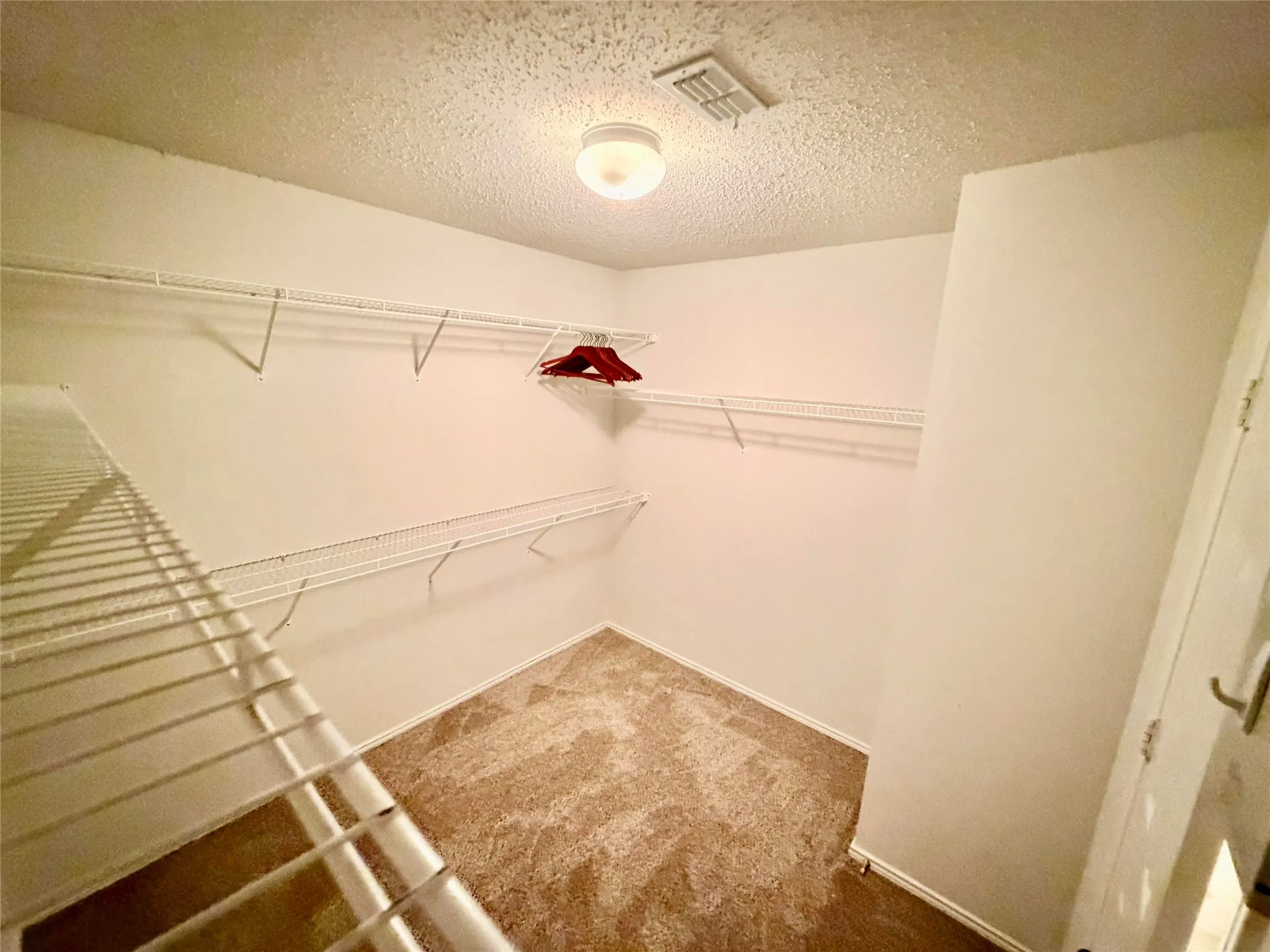 Single Family Residence For Sale in Denton County , 1313 Dakota Trail, Krum, Texas 76249, 3 Bedrooms, 3 Bathrooms, 2 Garage spaces, 2,207 Sqft, built in 2003, Price $330,000, mls#21343569, Real Estate Agent in Krum, Homes For Sale in Denton county, Homes For Sale in Krum, Realtor in Krum Texas, Real Estate Brokerage Independent Realty Texas, Luminita Cordes Realtor