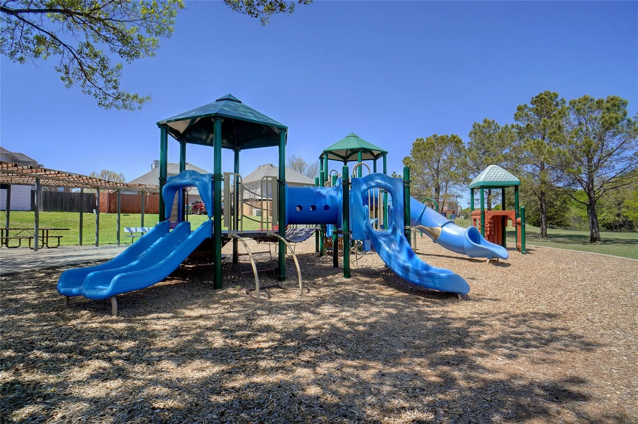 Single Family Residence For Rent in Denton County , 1703 Creekpoint Drive, Lewisville, Texas 75067, 3 Bedrooms, 3 Bathrooms, 2 Garage spaces, 1,466 Sqft, built in 1994, Price $2,400, mls#21332696, Real Estate Agent in Lewisville, Homes For Rent in Denton county, Homes For Rent in Lewisville, Realtor in Lewisville Texas, Real Estate Brokerage Independent Realty Texas, Luminita Cordes Realtor