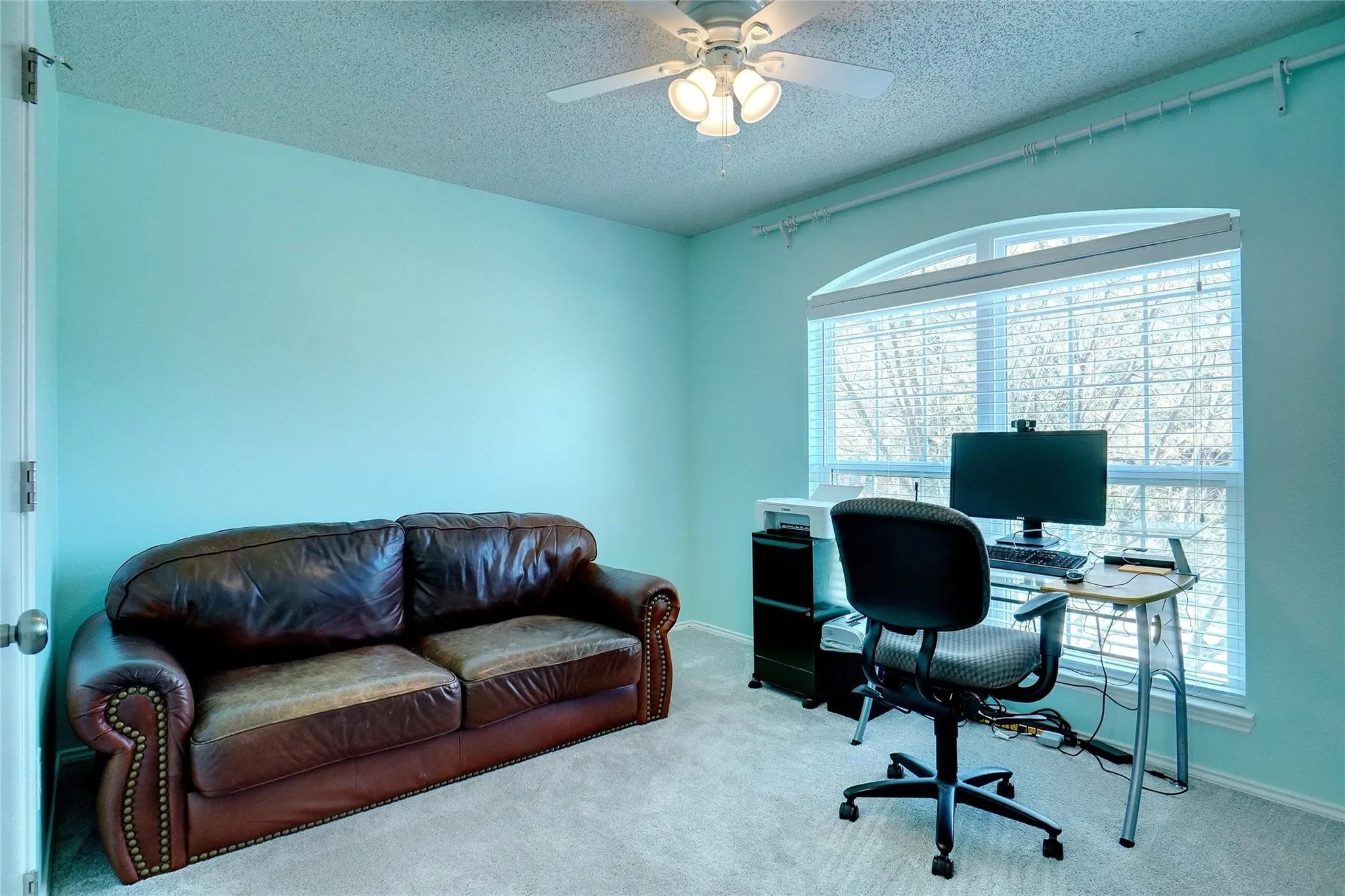 Single Family Residence For Rent in Denton County , 1703 Creekpoint Drive, Lewisville, Texas 75067, 3 Bedrooms, 3 Bathrooms, 2 Garage spaces, 1,466 Sqft, built in 1994, Price $2,400, mls#21332696, Real Estate Agent in Lewisville, Homes For Rent in Denton county, Homes For Rent in Lewisville, Realtor in Lewisville Texas, Real Estate Brokerage Independent Realty Texas, Luminita Cordes Realtor