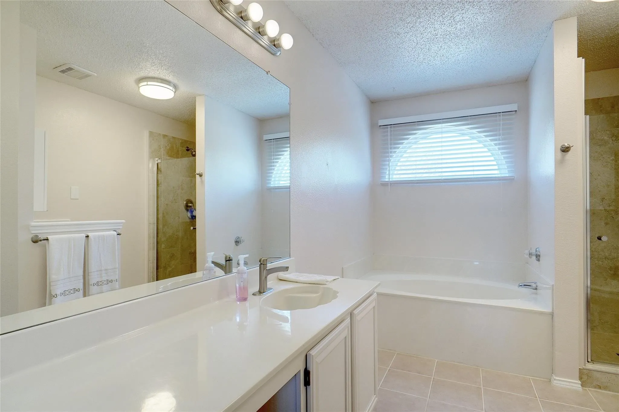 Single Family Residence For Rent in Denton County , 1703 Creekpoint Drive, Lewisville, Texas 75067, 3 Bedrooms, 3 Bathrooms, 2 Garage spaces, 1,466 Sqft, built in 1994, Price $2,400, mls#21332696, Real Estate Agent in Lewisville, Homes For Rent in Denton county, Homes For Rent in Lewisville, Realtor in Lewisville Texas, Real Estate Brokerage Independent Realty Texas, Luminita Cordes Realtor
