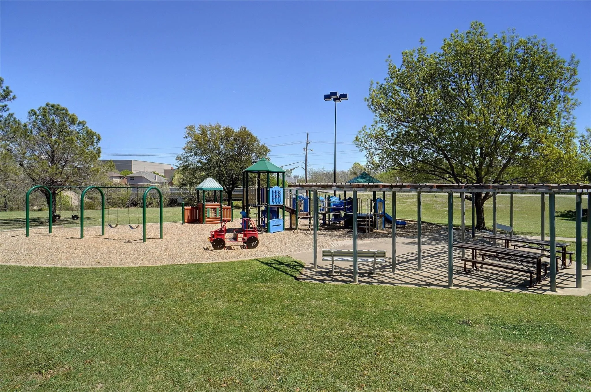 Single Family Residence For Rent in Denton County , 1703 Creekpoint Drive, Lewisville, Texas 75067, 3 Bedrooms, 3 Bathrooms, 2 Garage spaces, 1,466 Sqft, built in 1994, Price $2,400, mls#21332696, Real Estate Agent in Lewisville, Homes For Rent in Denton county, Homes For Rent in Lewisville, Realtor in Lewisville Texas, Real Estate Brokerage Independent Realty Texas, Luminita Cordes Realtor