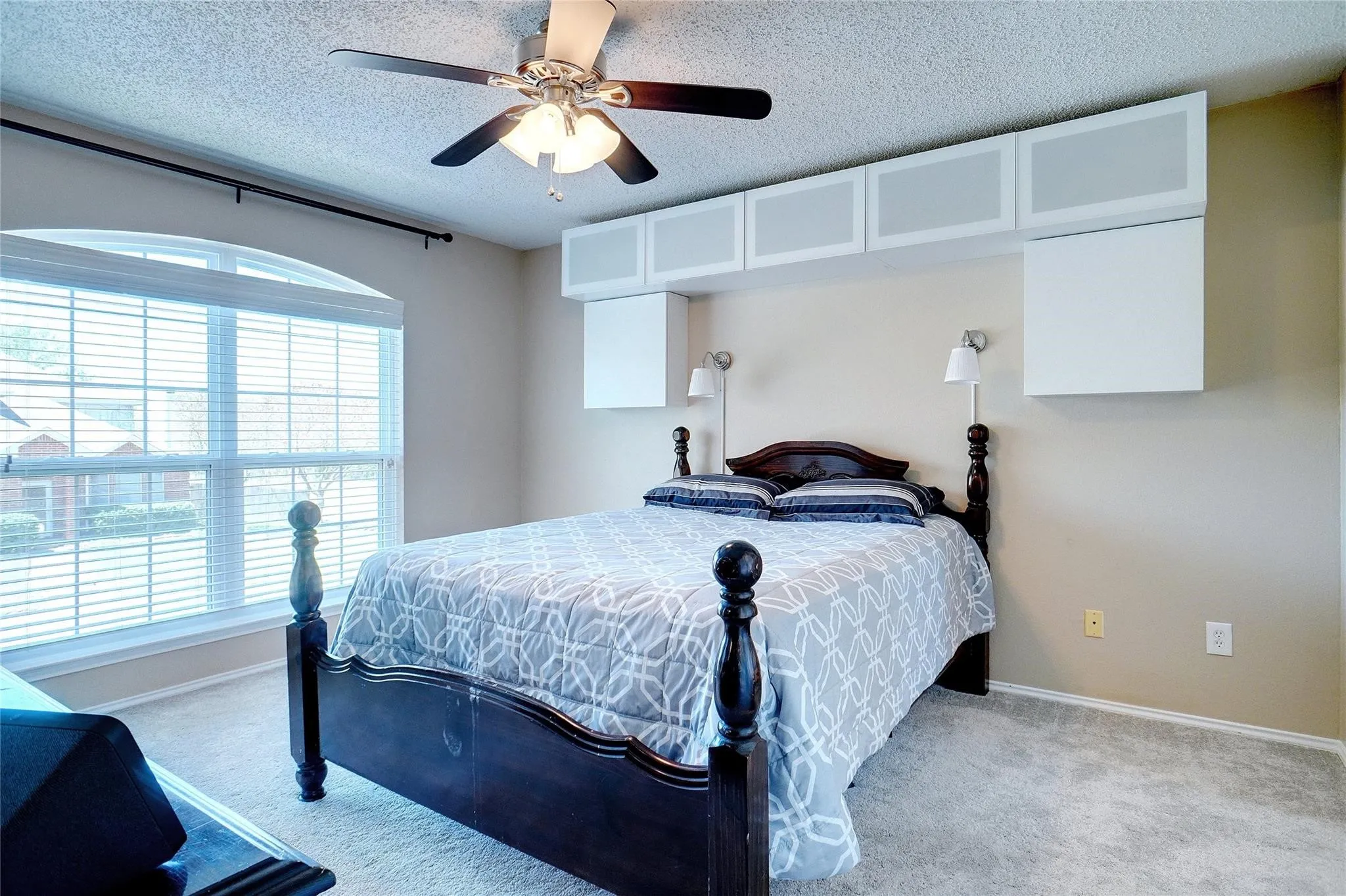 Single Family Residence For Rent in Denton County , 1703 Creekpoint Drive, Lewisville, Texas 75067, 3 Bedrooms, 3 Bathrooms, 2 Garage spaces, 1,466 Sqft, built in 1994, Price $2,400, mls#21332696, Real Estate Agent in Lewisville, Homes For Rent in Denton county, Homes For Rent in Lewisville, Realtor in Lewisville Texas, Real Estate Brokerage Independent Realty Texas, Luminita Cordes Realtor