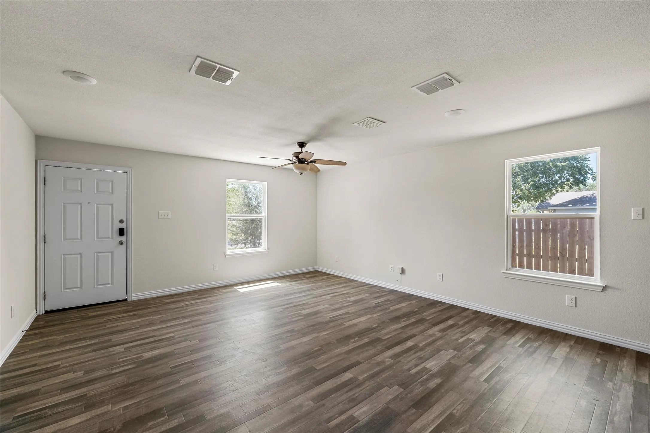 Single Family Residence For Sale in Mc Lennan County , 2724 Sarah Street, Waco, Texas 76706, 3 Bedroom, 2 Bathroom, Garage spaces, 1,090 Sqft, built in 2020, mls#21342470, Real Estate Agent in Waco, Homes For Sale in Mc Lennan county, Homes For Sale in Waco, Realtor in Waco Texas, Real Estate Brokerage Independent Realty Texas, Luminita Cordes Realtor