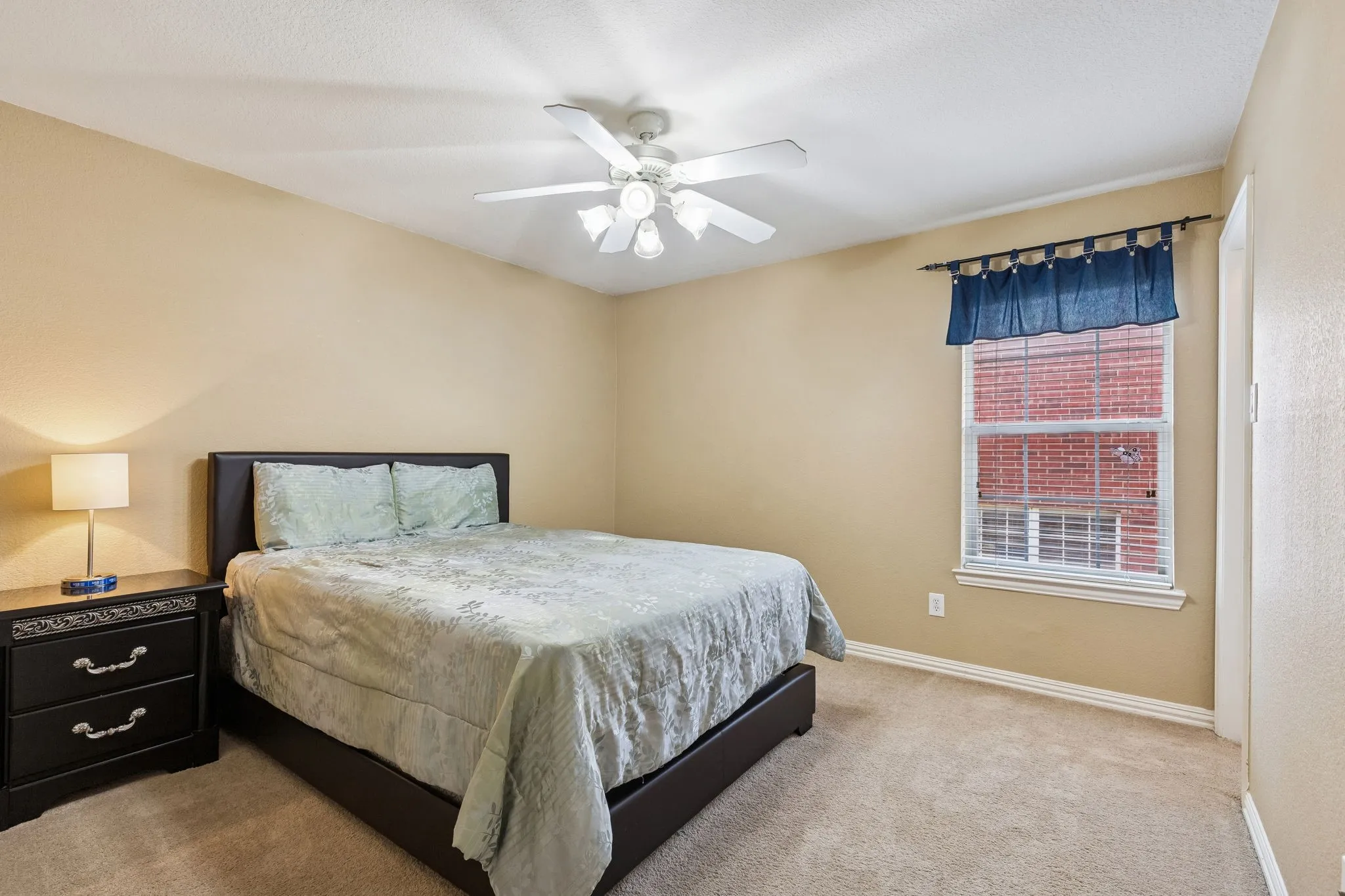 Single Family Residence For Sale in Dallas County , 1200 Cedar Valley Drive, Irving, Texas 75063, 5 Bedroom, 4 Bathroom, 2 Garage spaces, 4,041 Sqft, built in 2002, mls#21343567, Real Estate Agent in Irving, Homes For Sale in Dallas county, Homes For Sale in Irving, Realtor in Irving Texas, Real Estate Brokerage Independent Realty Texas, Luminita Cordes Realtor