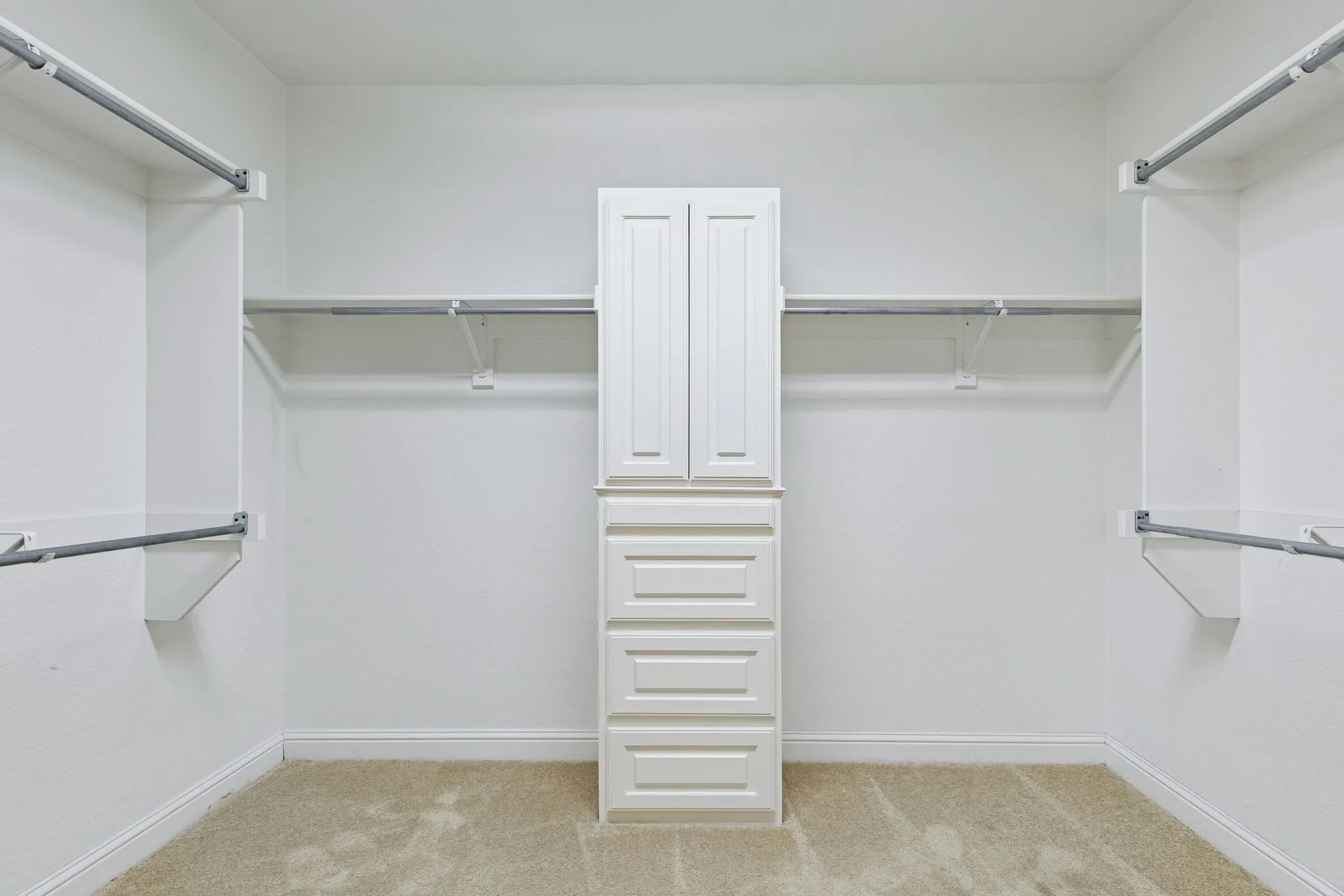Single Family Residence For Sale in Dallas County , 1200 Cedar Valley Drive, Irving, Texas 75063, 5 Bedroom, 4 Bathroom, 2 Garage spaces, 4,041 Sqft, built in 2002, mls#21343567, Real Estate Agent in Irving, Homes For Sale in Dallas county, Homes For Sale in Irving, Realtor in Irving Texas, Real Estate Brokerage Independent Realty Texas, Luminita Cordes Realtor