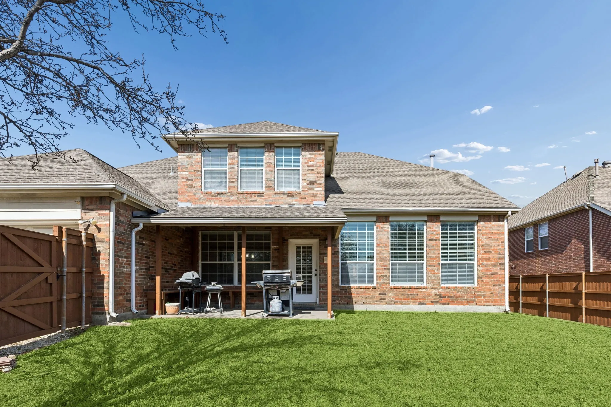 Single Family Residence For Sale in Dallas County , 1200 Cedar Valley Drive, Irving, Texas 75063, 5 Bedroom, 4 Bathroom, 2 Garage spaces, 4,041 Sqft, built in 2002, mls#21343567, Real Estate Agent in Irving, Homes For Sale in Dallas county, Homes For Sale in Irving, Realtor in Irving Texas, Real Estate Brokerage Independent Realty Texas, Luminita Cordes Realtor