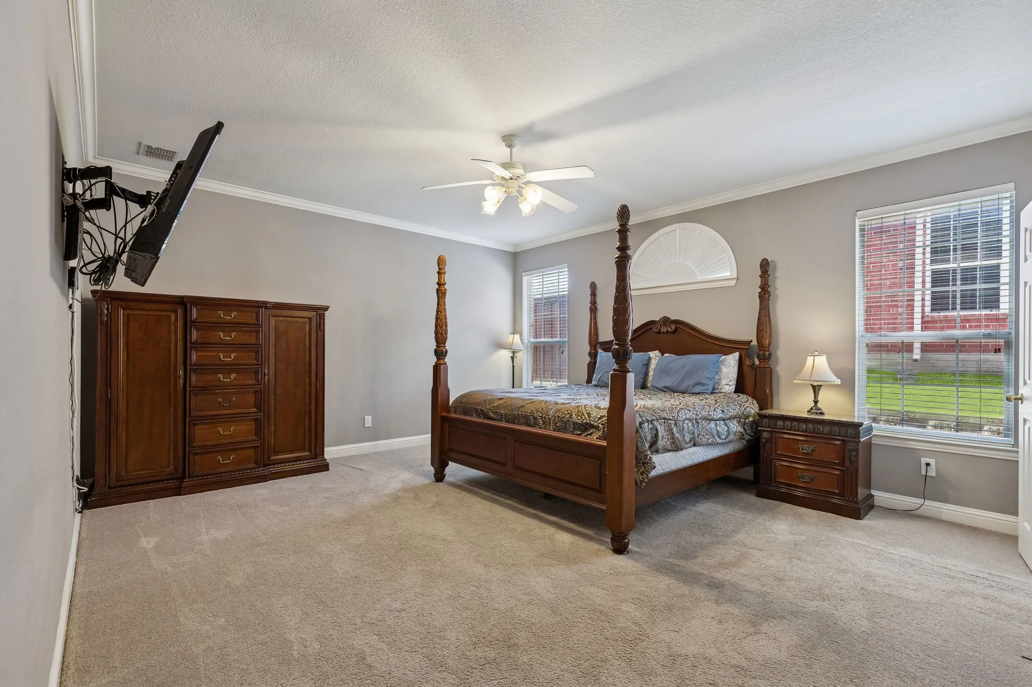 Single Family Residence For Sale in Dallas County , 1200 Cedar Valley Drive, Irving, Texas 75063, 5 Bedroom, 4 Bathroom, 2 Garage spaces, 4,041 Sqft, built in 2002, mls#21343567, Real Estate Agent in Irving, Homes For Sale in Dallas county, Homes For Sale in Irving, Realtor in Irving Texas, Real Estate Brokerage Independent Realty Texas, Luminita Cordes Realtor
