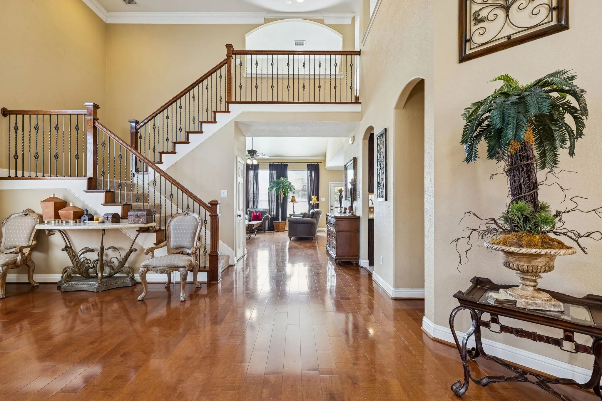 Single Family Residence For Sale in Dallas County , 1200 Cedar Valley Drive, Irving, Texas 75063, 5 Bedroom, 4 Bathroom, 2 Garage spaces, 4,041 Sqft, built in 2002, mls#21343567, Real Estate Agent in Irving, Homes For Sale in Dallas county, Homes For Sale in Irving, Realtor in Irving Texas, Real Estate Brokerage Independent Realty Texas, Luminita Cordes Realtor