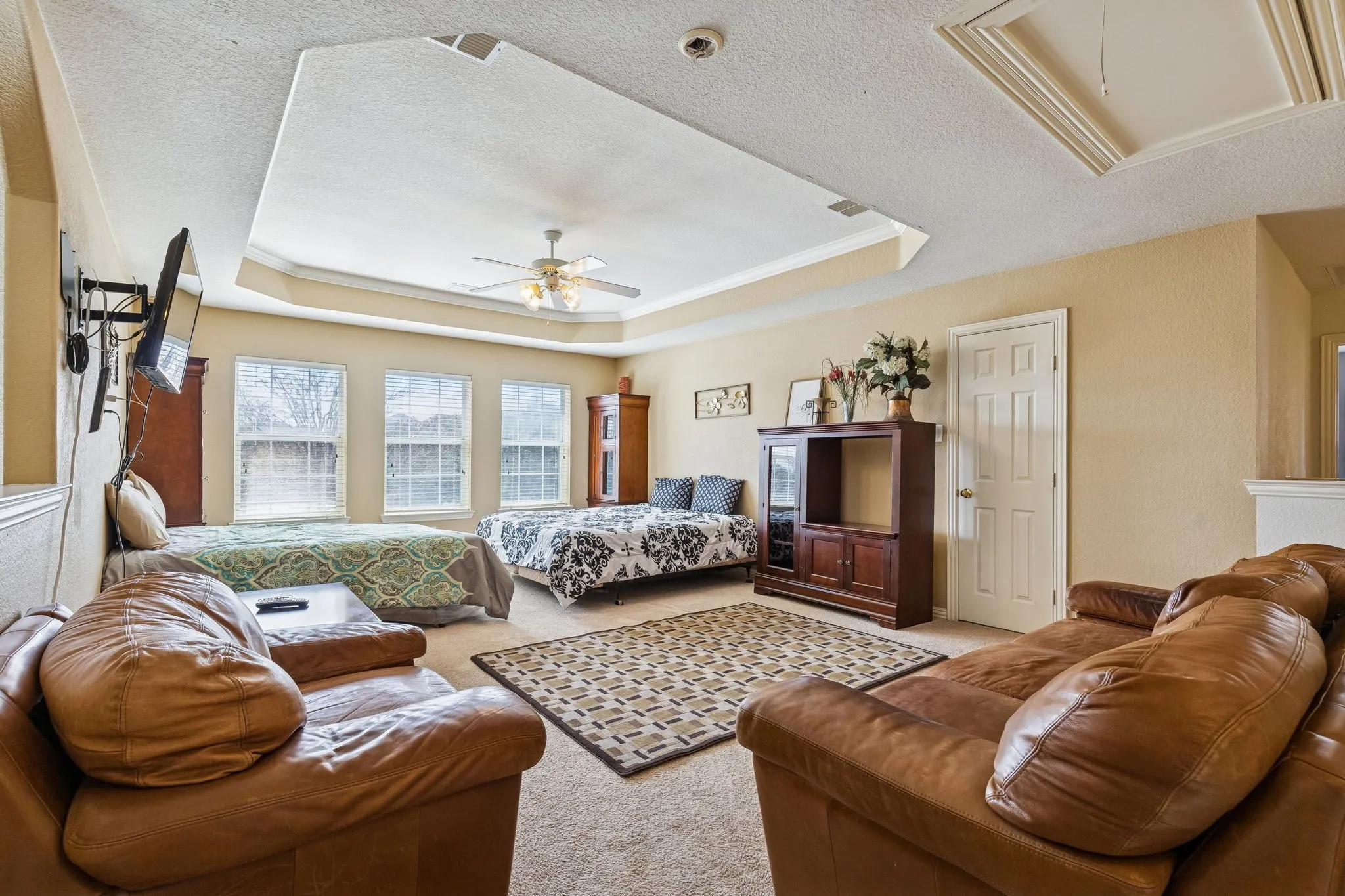 Single Family Residence For Sale in Dallas County , 1200 Cedar Valley Drive, Irving, Texas 75063, 5 Bedroom, 4 Bathroom, 2 Garage spaces, 4,041 Sqft, built in 2002, mls#21343567, Real Estate Agent in Irving, Homes For Sale in Dallas county, Homes For Sale in Irving, Realtor in Irving Texas, Real Estate Brokerage Independent Realty Texas, Luminita Cordes Realtor